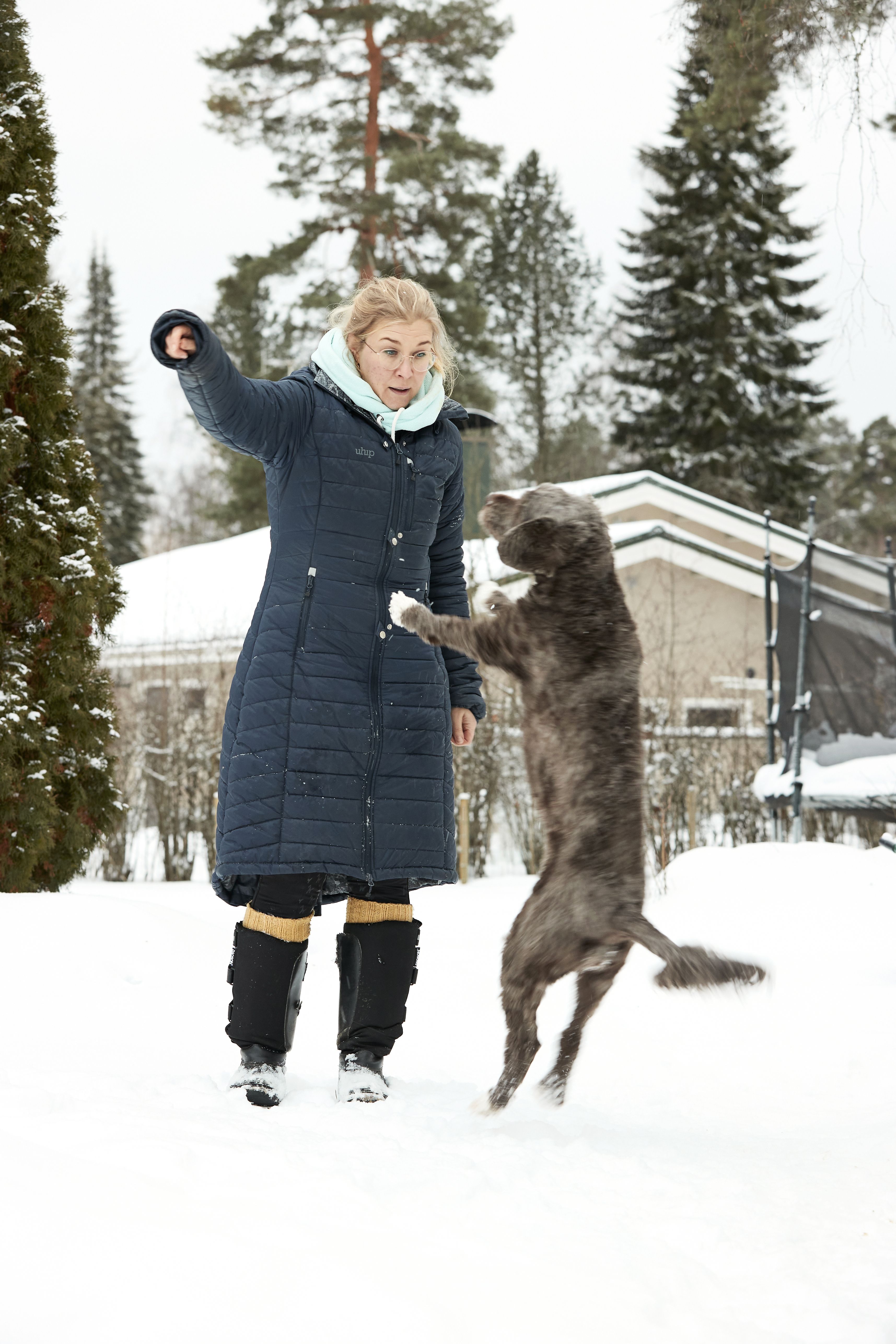 Lapsena Niinan suurin haave oli saada oma koira. ”Se toteutui, ja lisäksi sain harrastaa kaikkea, mitä keksin. Se riitti hyvin, vaikka meillä ei mitenkään liikaa rahaa ollut”, Niina sanoo. Nyt Niinalla on Pertta-koira.