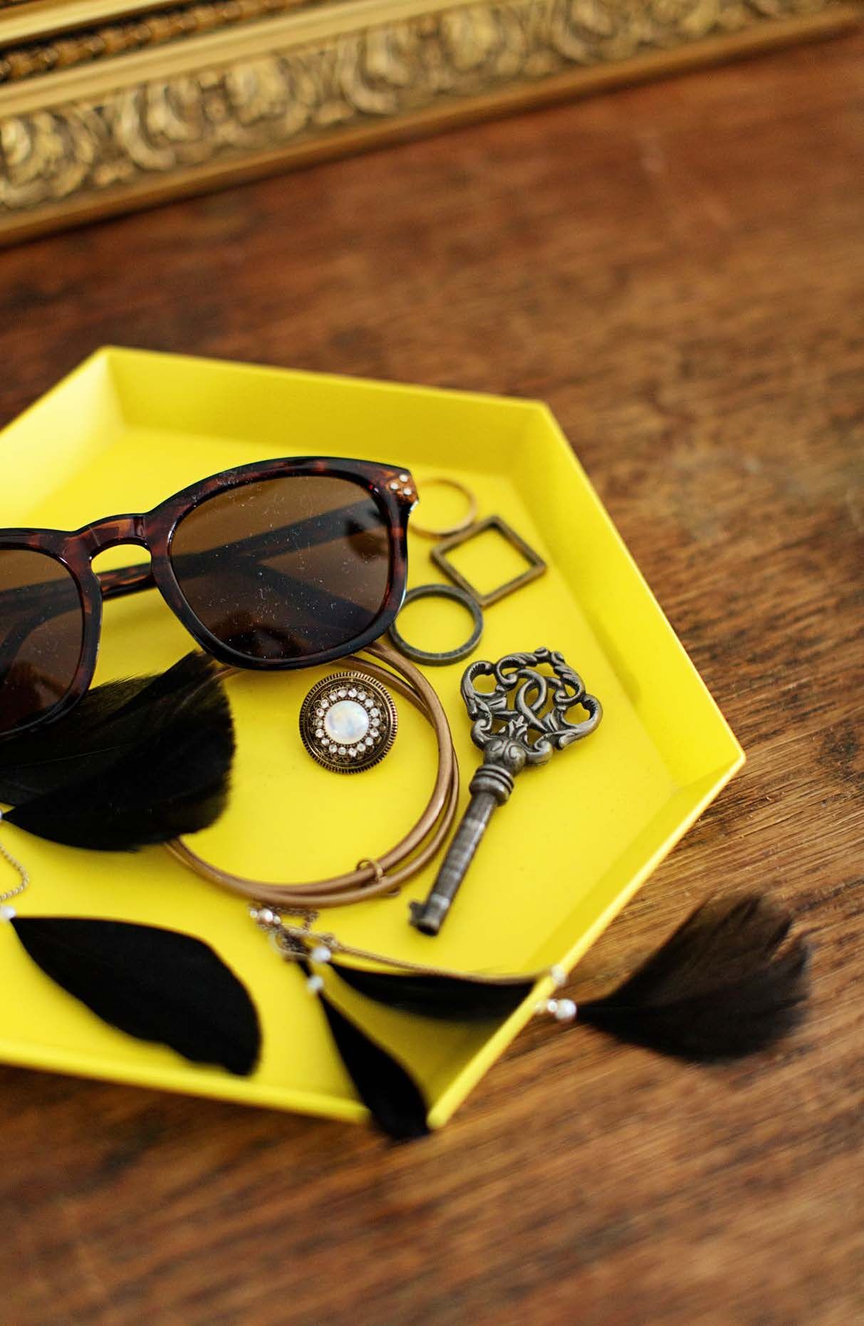 2. Lipaston päälle kertyvästä pikkukrääsästäkin voi tehdä kauniin asetelman.