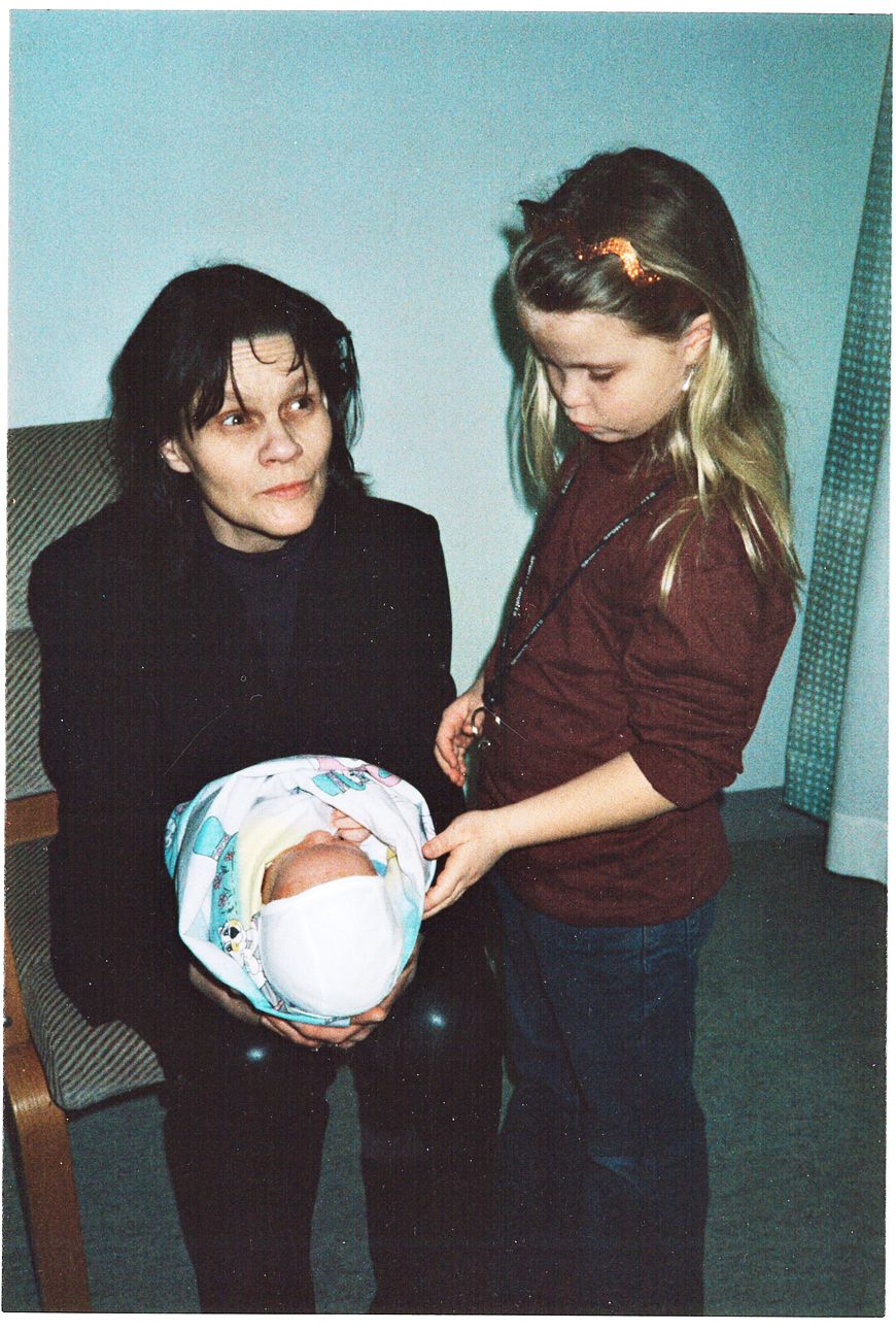 Olin 49-vuotias, kun neljäs lapsenlapseni syntyi. Nyt olen kuuden lapsenlapsen mummi.