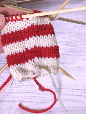 Suuri Käsityö. Raitaneulonta.