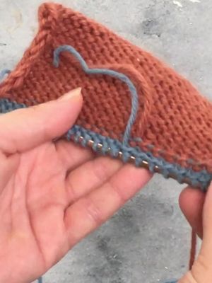 KK Häntien päättely neuloessa