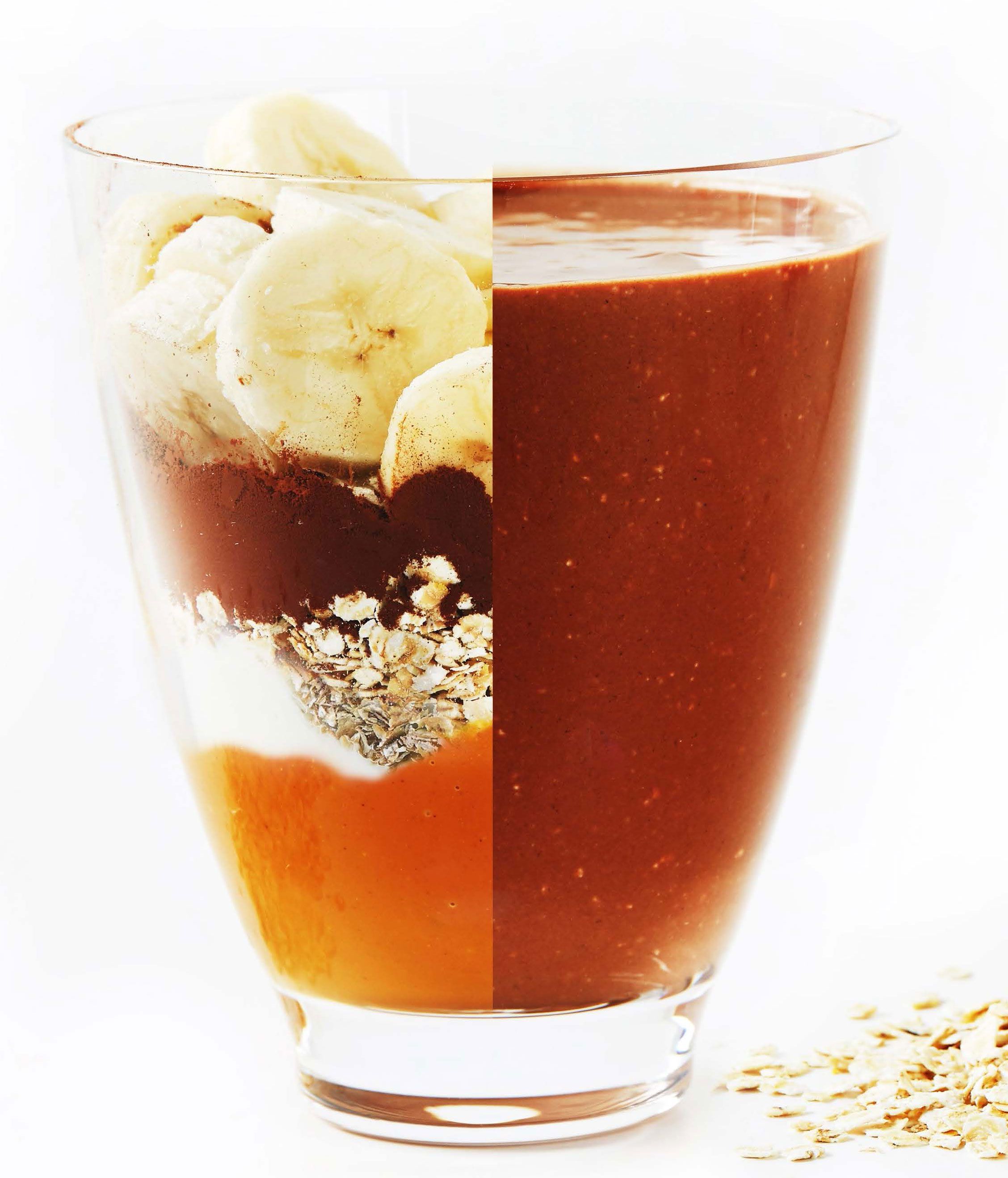 puolikas banaani, lusikallinen kaakaojauhetta, kourallinen kaurahiutaleita, reilu desi mantelimaitoa, lusikallinen maapähkinävoita