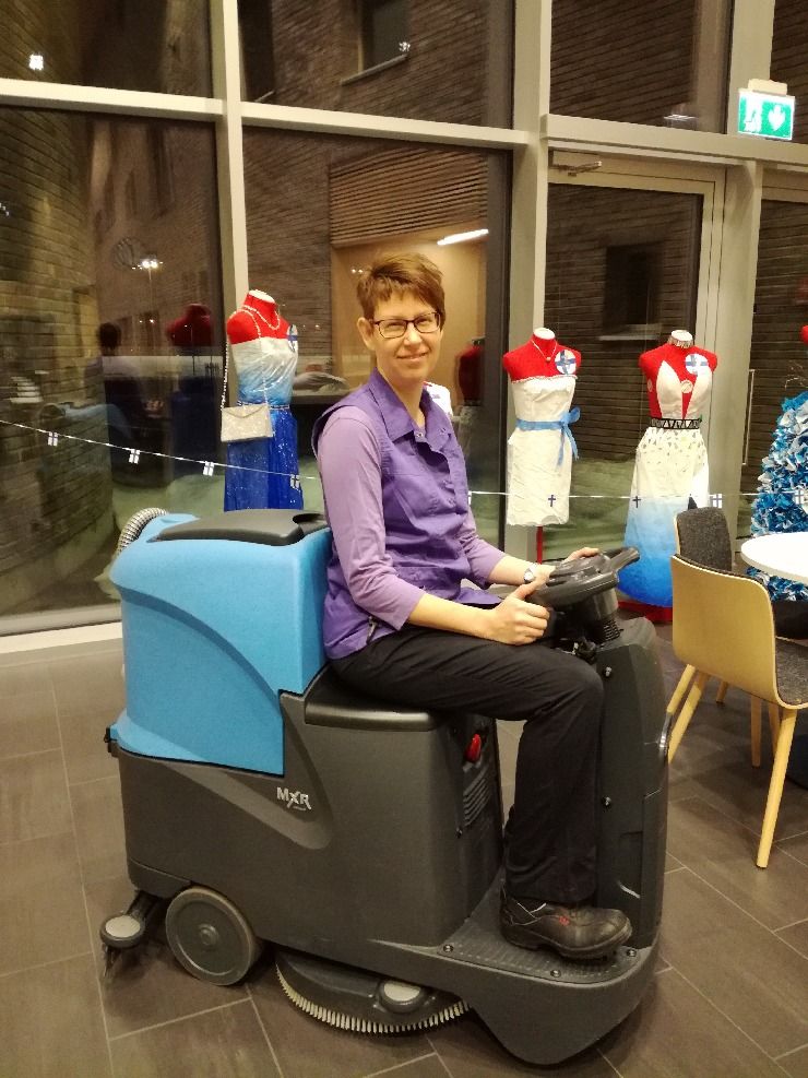 Helin mielestä linnassa oli rento tunnelma. ”Jos aloitti keskustelun, toinen yhtyi siihen. Se vähän yllätti.”