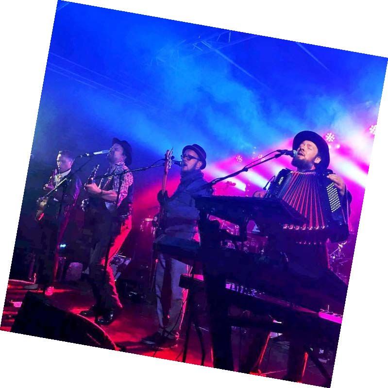 Olipa hyvä keikka! Yleisö oli selvästi tullut kuuntelemaan musiikkia. Sen huomasi odottavasta hiljaisuudesta aplodien jälkeen.