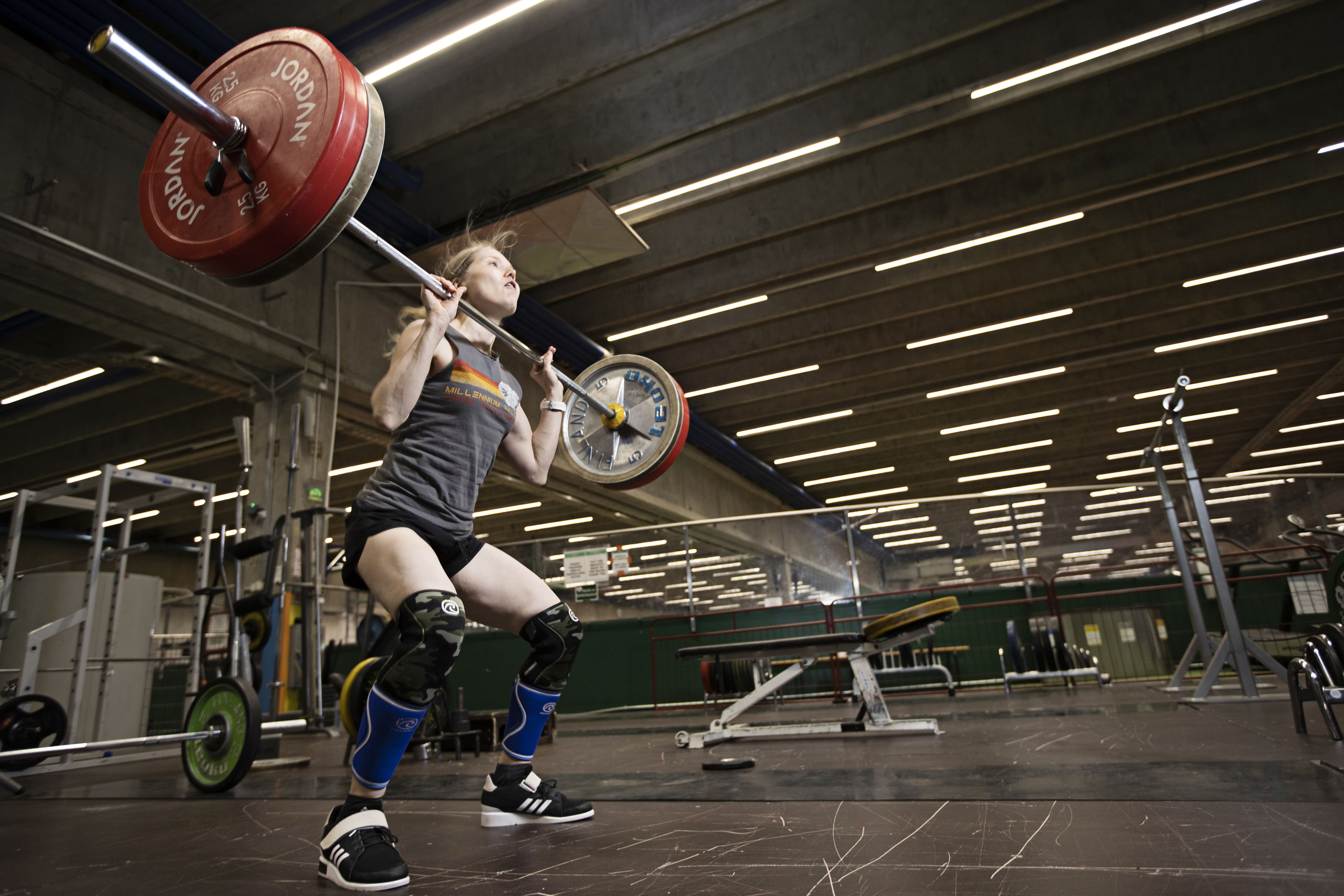 Sini on jatkanut voimailua, vaikka astronautin ura jäi haaveeksi. ”Itseni takia. Haluan katsoa, miten pitkälle pääsen tässä. Kun asioita tekee, ne pitää tehdä kunnolla.”