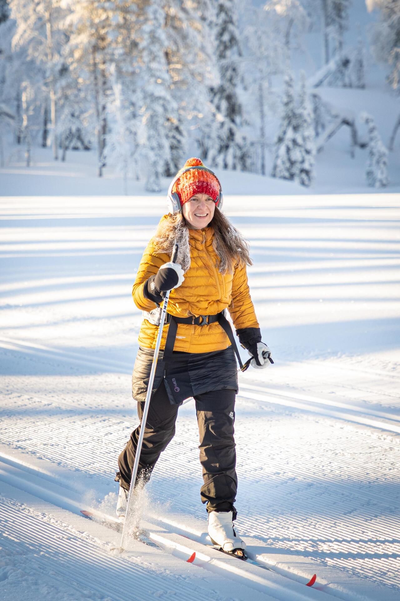 Hiihtolenkillä kuuntelen usein äänikirjaa.