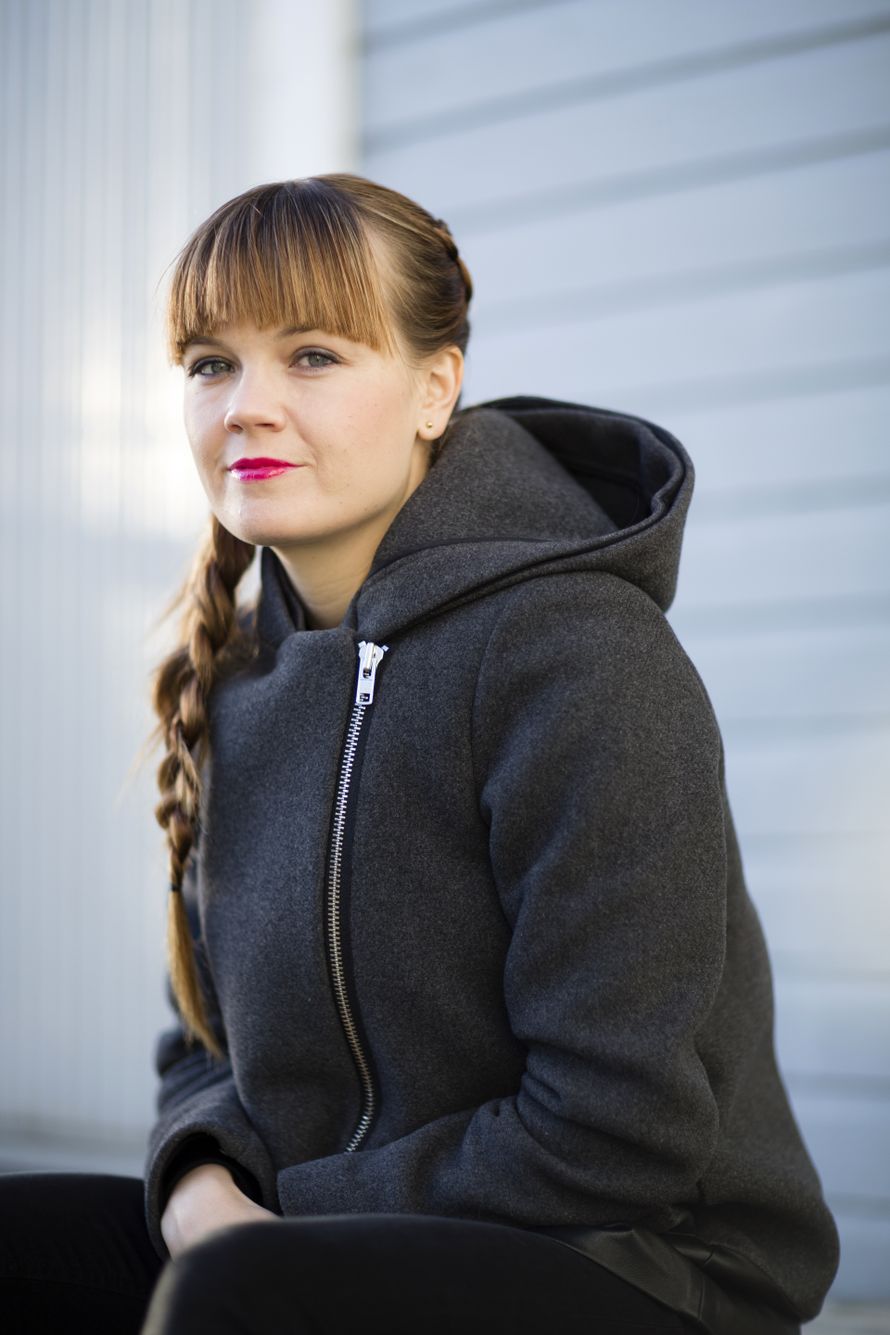 Rebekka Naatus kasvoi lestadiolaisessa kodissa. Nyt hän on naimisissa sarjakuvataiteilija Ville Rannan kanssa.