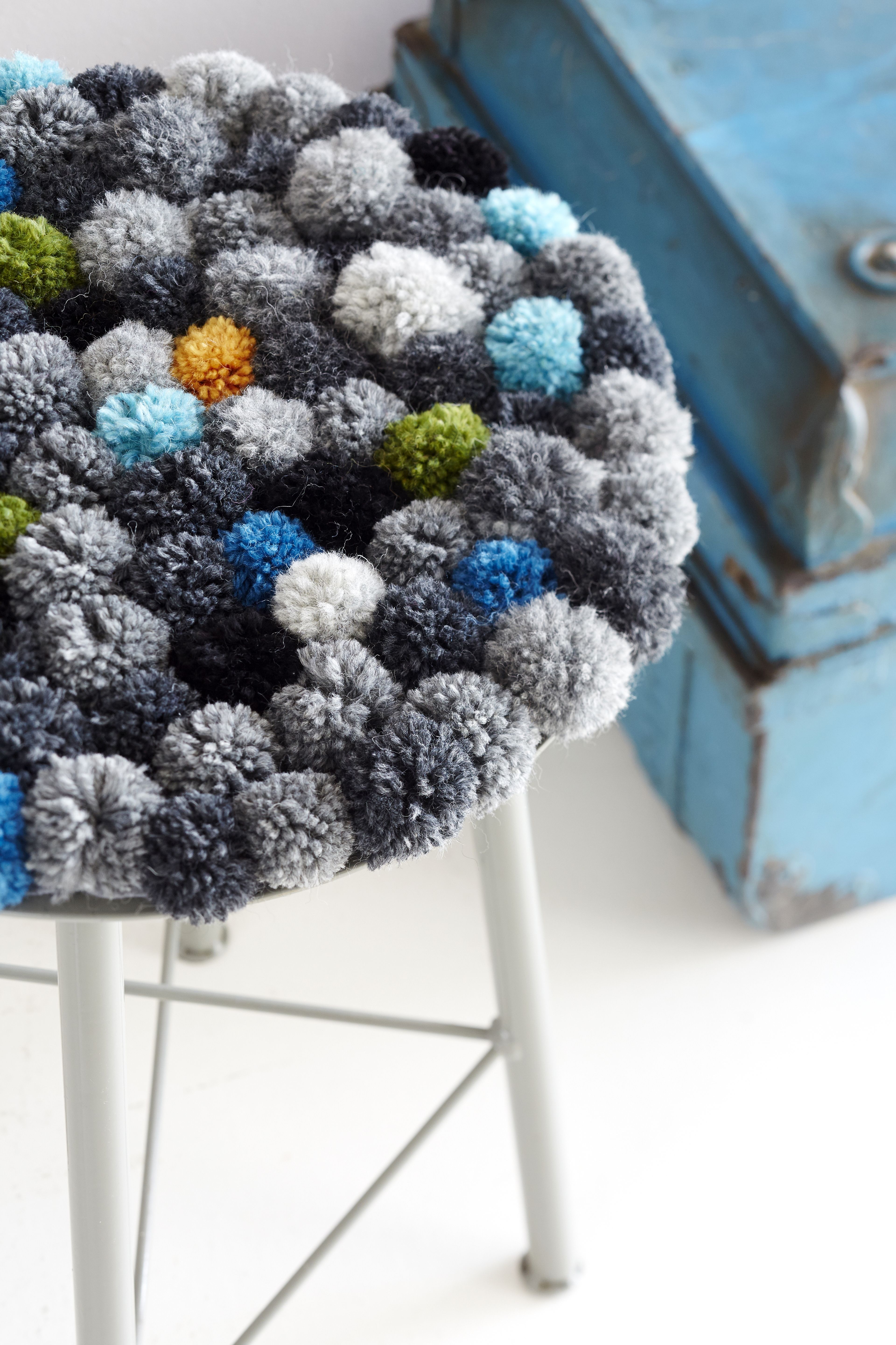 Kuka ehtii istahtaa? Tästä jakkarasta kilpaillaan!