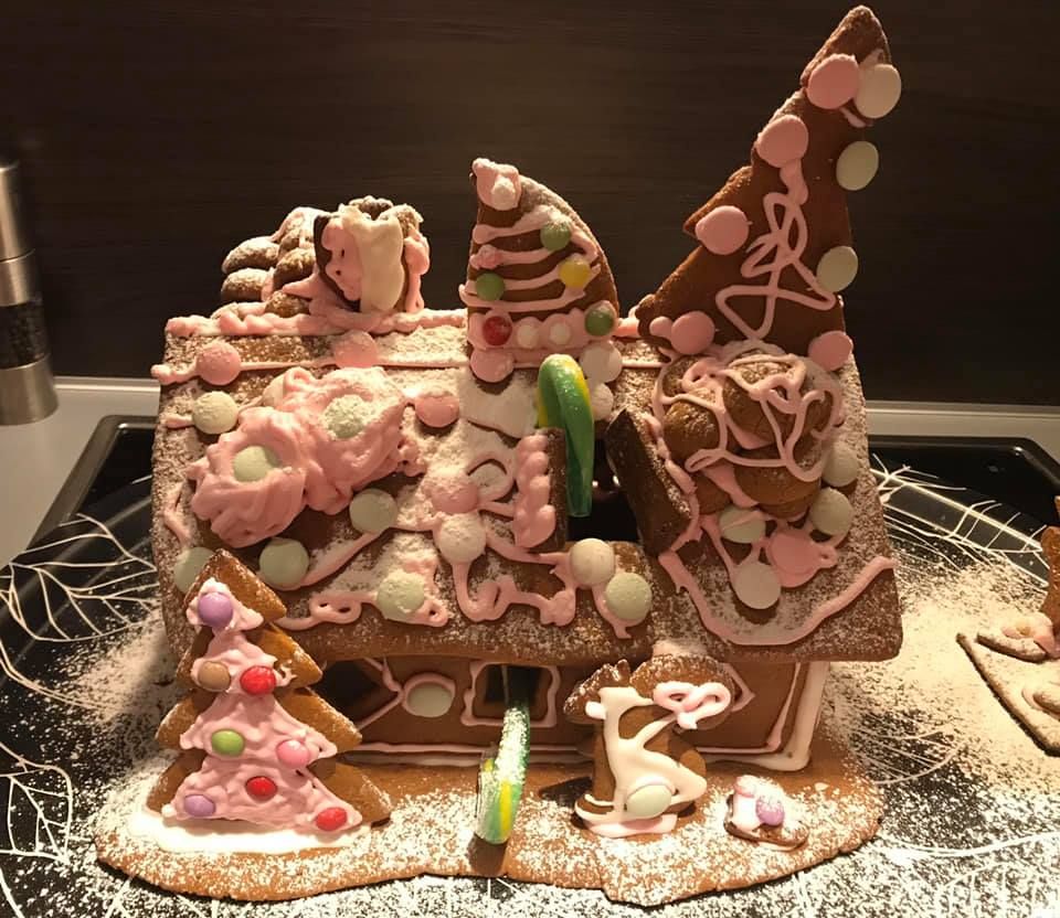 ”Tänä vuonna tehtiin Tatun ja Patun talo Outolassa. Aika outo siitä sitten tulikin!” - Katri Pöntinen