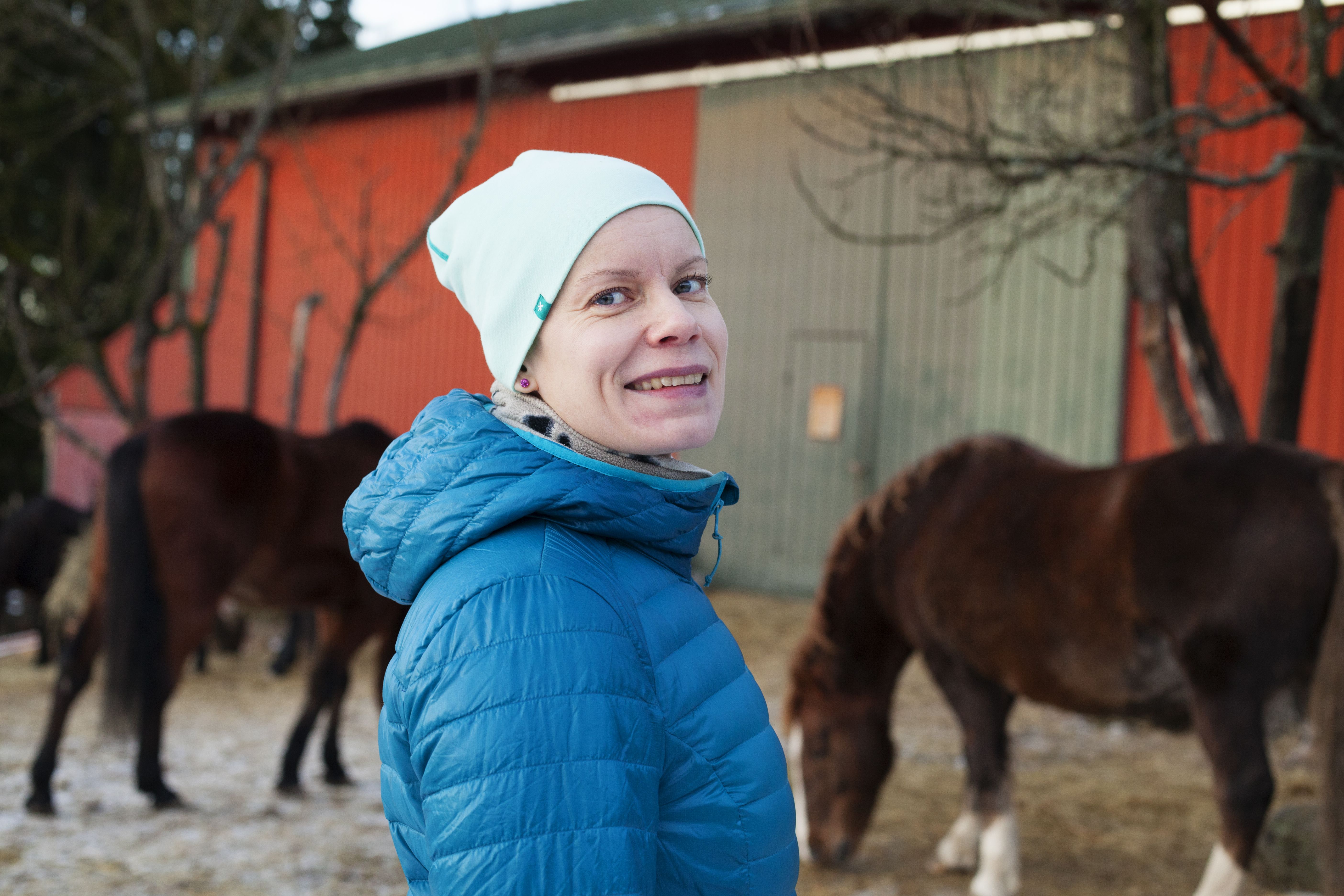 Vapaaehtoistyö ja retkeily ovat harrastuksia, joihin Mialla on varaa.