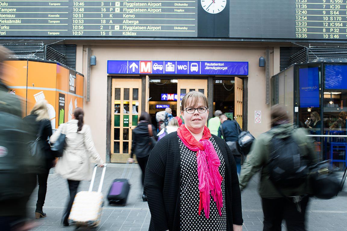 "Meillä ei kotona puhuttu yhteiskunnallisista asioista juuri koskaan. En edes lukenut paljon. Hesaria selailin.”