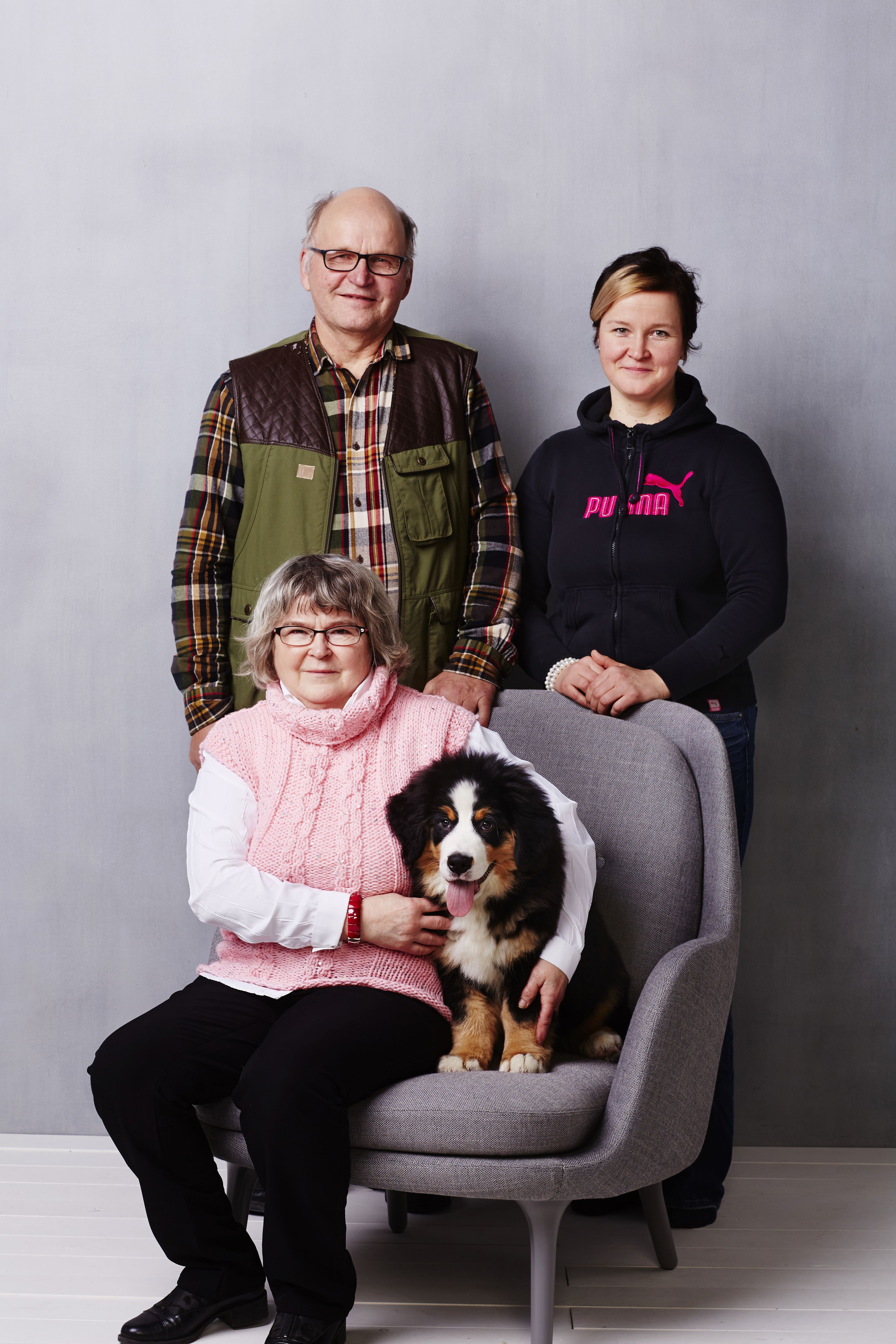 Kuvauksissa Alman assistentteina toimivat Pirkko ja Eero Heinonen sekä heidän tyttärensä Sari Heinonen.