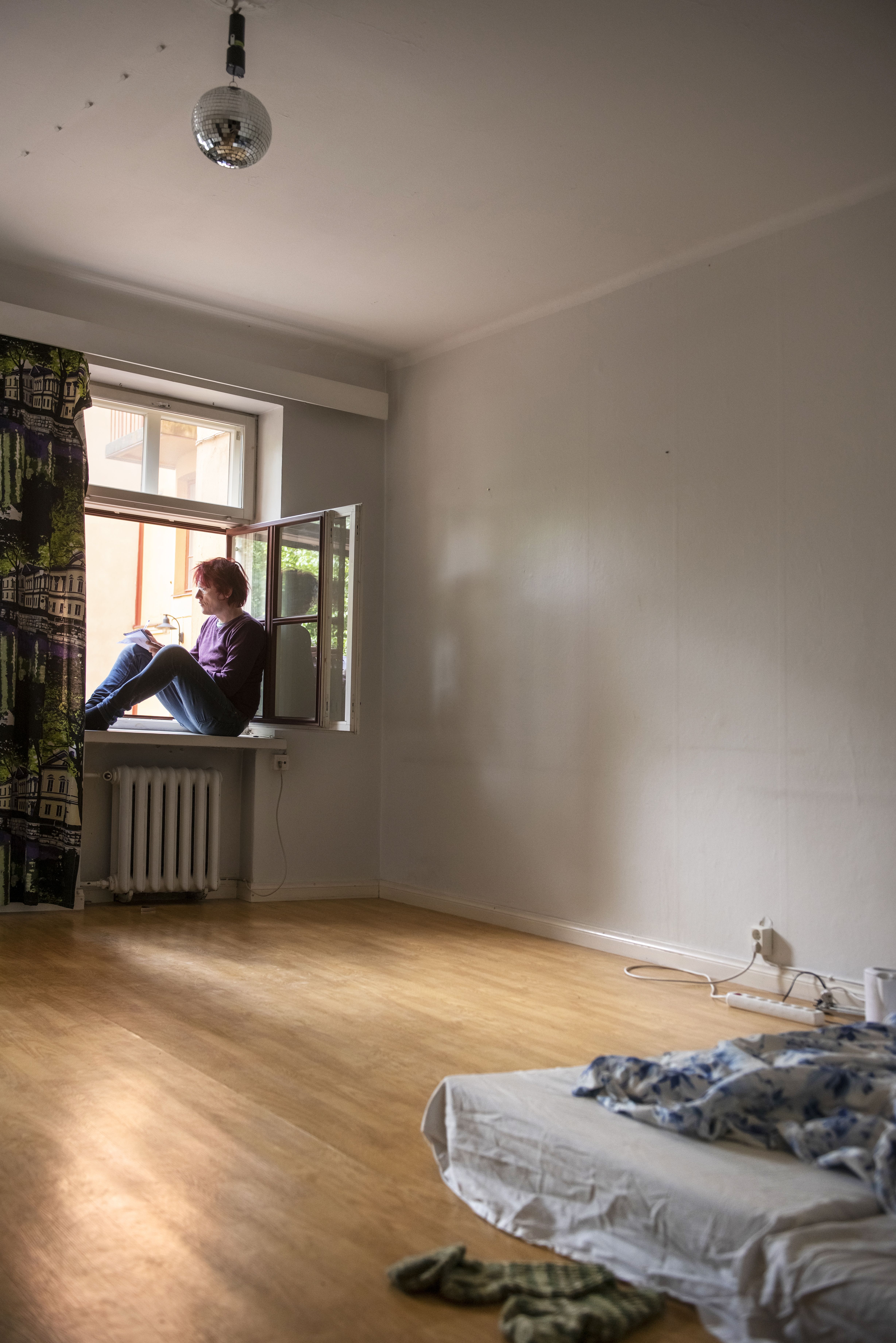 Tämä Jussin Facebook-päivitys sai monta tykkäystä: ”Taloyhtiö tulee tekemään yleisavaimella jotain putkitarkastusta. Otan varalta valokuvan irtaimistosta, että voin sitten jälkikäteen tarkistaa etteivät pölli mitään.”