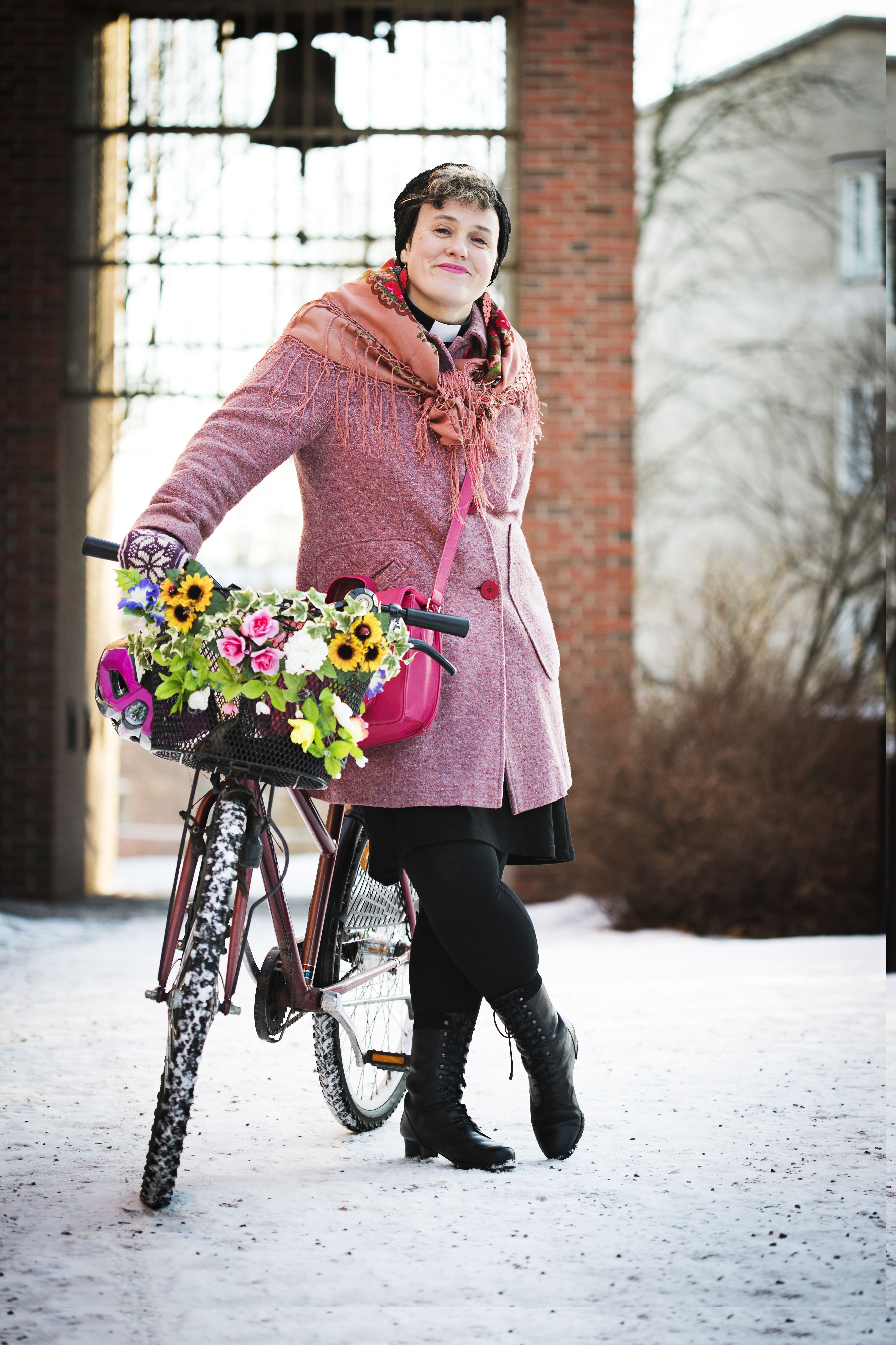 Meri Ala-Kokko sai Amsterdminmatkalta idean. "On mukava huomata, kuinka vastaantulijat ilahtuivat nähdessään kukilla koristellun pyöräni."
