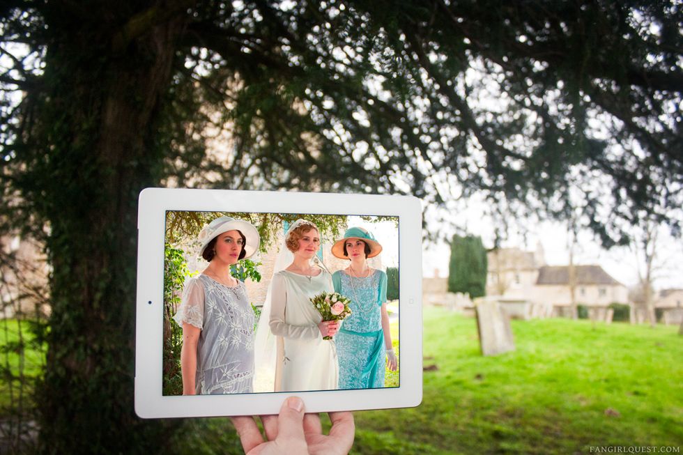 Downton Abbey, Bampton. "Downton Abbeys kuvauspaikkana käytettyyn Highcleren linnaan emme ole vielä päässeet, koska retket pitää varata hyvissä ajoin. Sen sijaan kävimme Bamptonissa, jossa sarjaa on kuvattu paljon. Kylä on ottanut sarjan omakseen, siellä myydään karttojakin kuvauspaikoista."