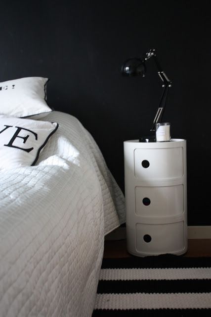 Näin hehkuu rikollinen nainen, Regina Linnanheimo.