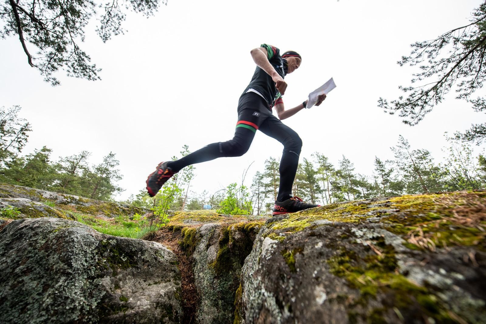 ”Suunnistuksen oppeja on, että voimat riittävät paremmin, kun osaa rauhoittaa itsensä oikeissa kohdissa”, Pasi Ikonen sanoo.