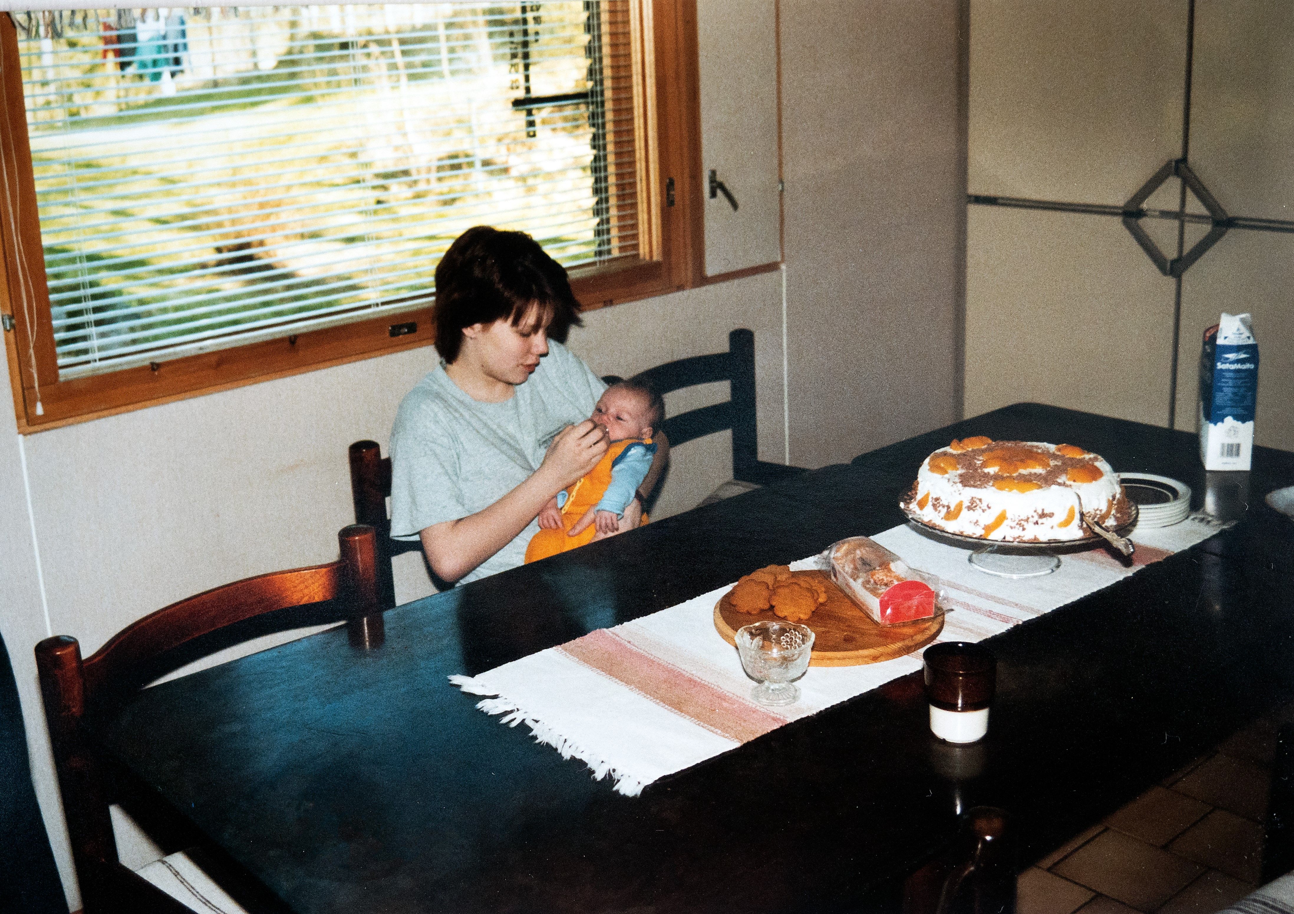 ”Ensimmäisestä äitienpäivästä vuonna 1999 en muista paljon, kaikki oli vielä tosi uutta.”