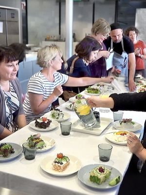 KK Keittiö voileipäkakut