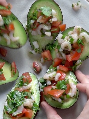 Täytetyt avokadot