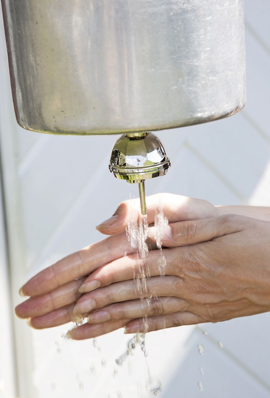 Rakenna mökille käsienpesuautomaatti 