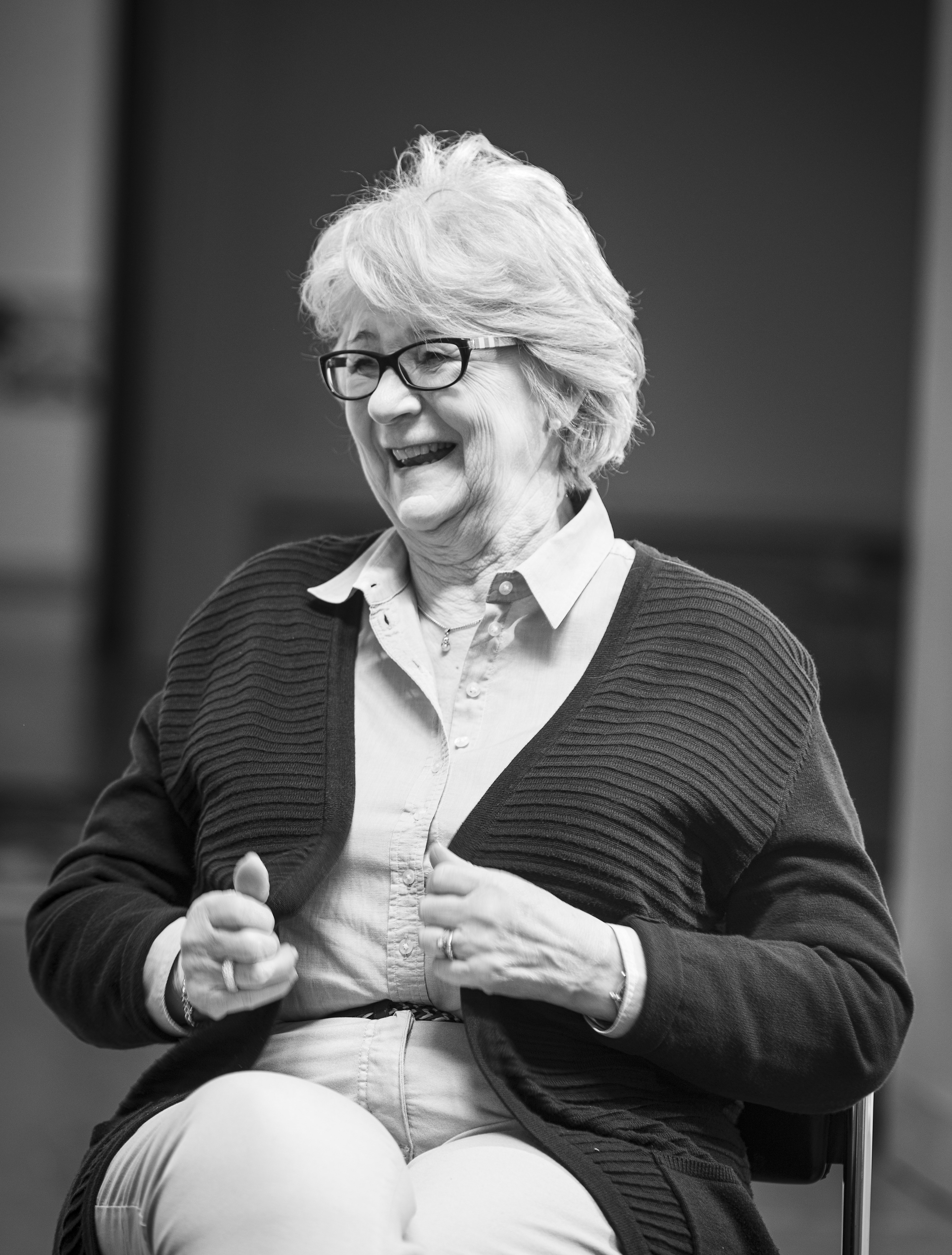 Marjut Miettinen on 71-vuotias eläkkeellä oleva laboratorionhoitaja, joka asuu Hyvinkäällä miehensä kanssa. Pariskunnalla on kolme lasta, joista Karri on keskimmäinen. Lapsenlapsille Marjut on mammu.