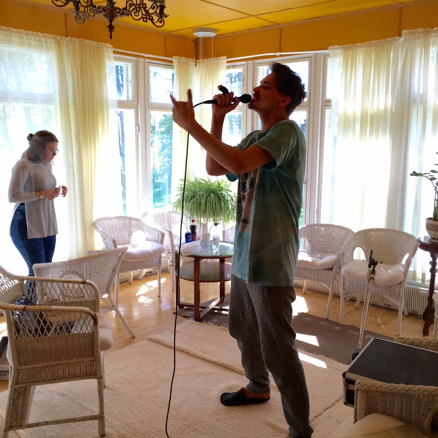 Tein sanat 14 biisiin. Tässä purkitetaan niistä yhtä.