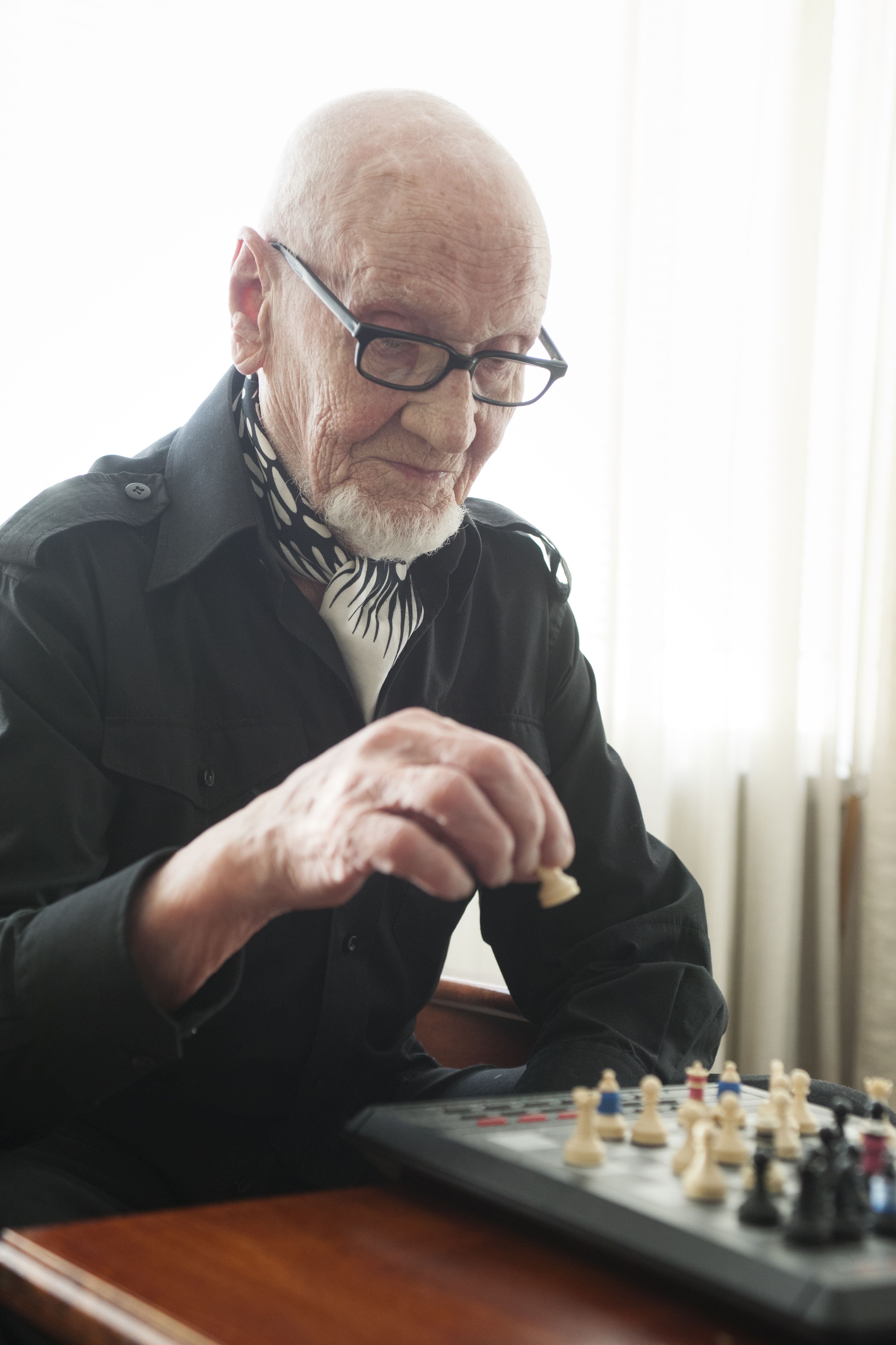 Nuorempana voitti Arvi, nyt voittaa shakkikone. Häviäminenkään ei ole hassumpaa, kun on yrittänyt tosissaan.
