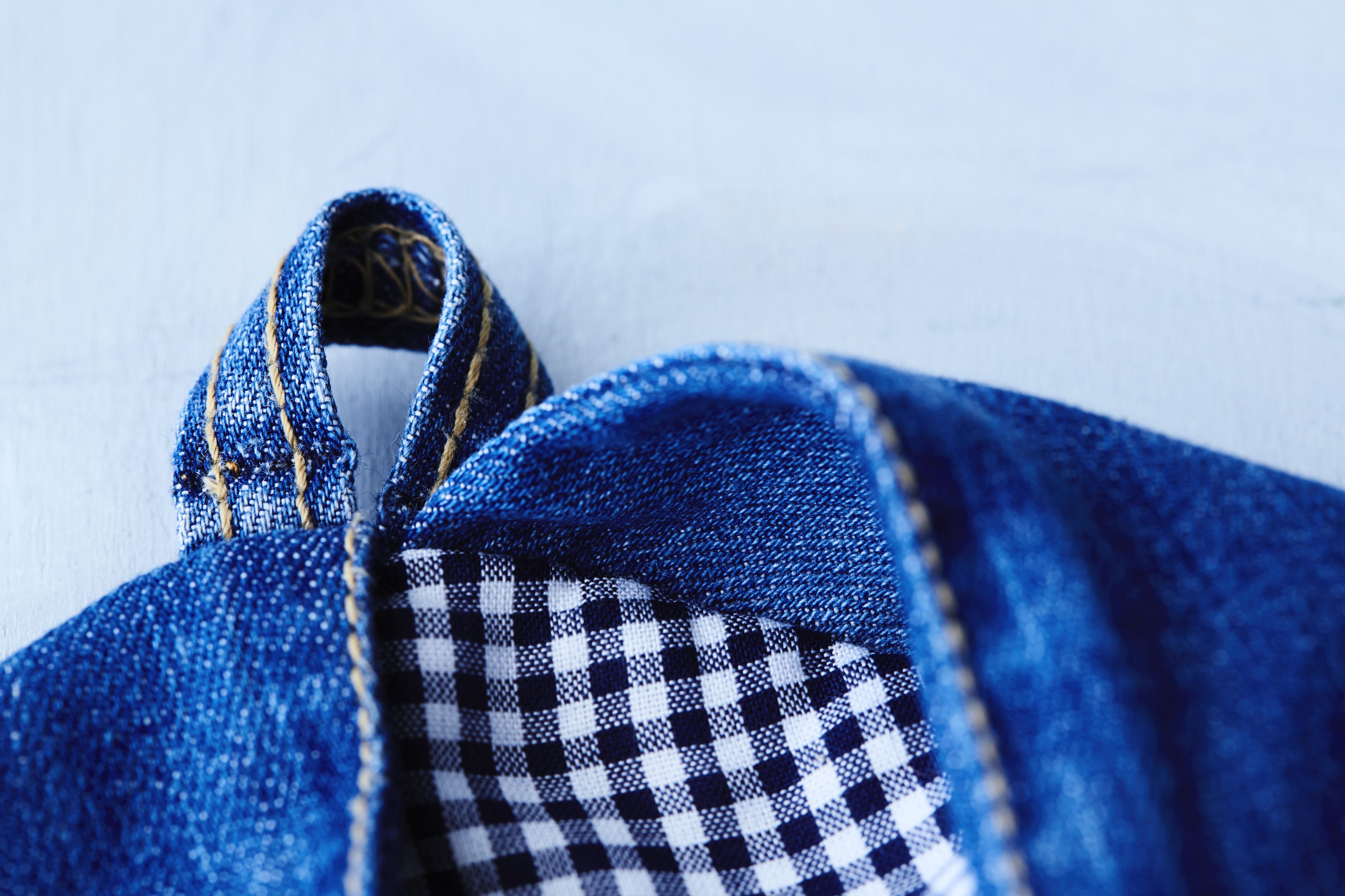 Kaikki saumanvarat jäävät piiloon päällisen ja vuorin väliin.