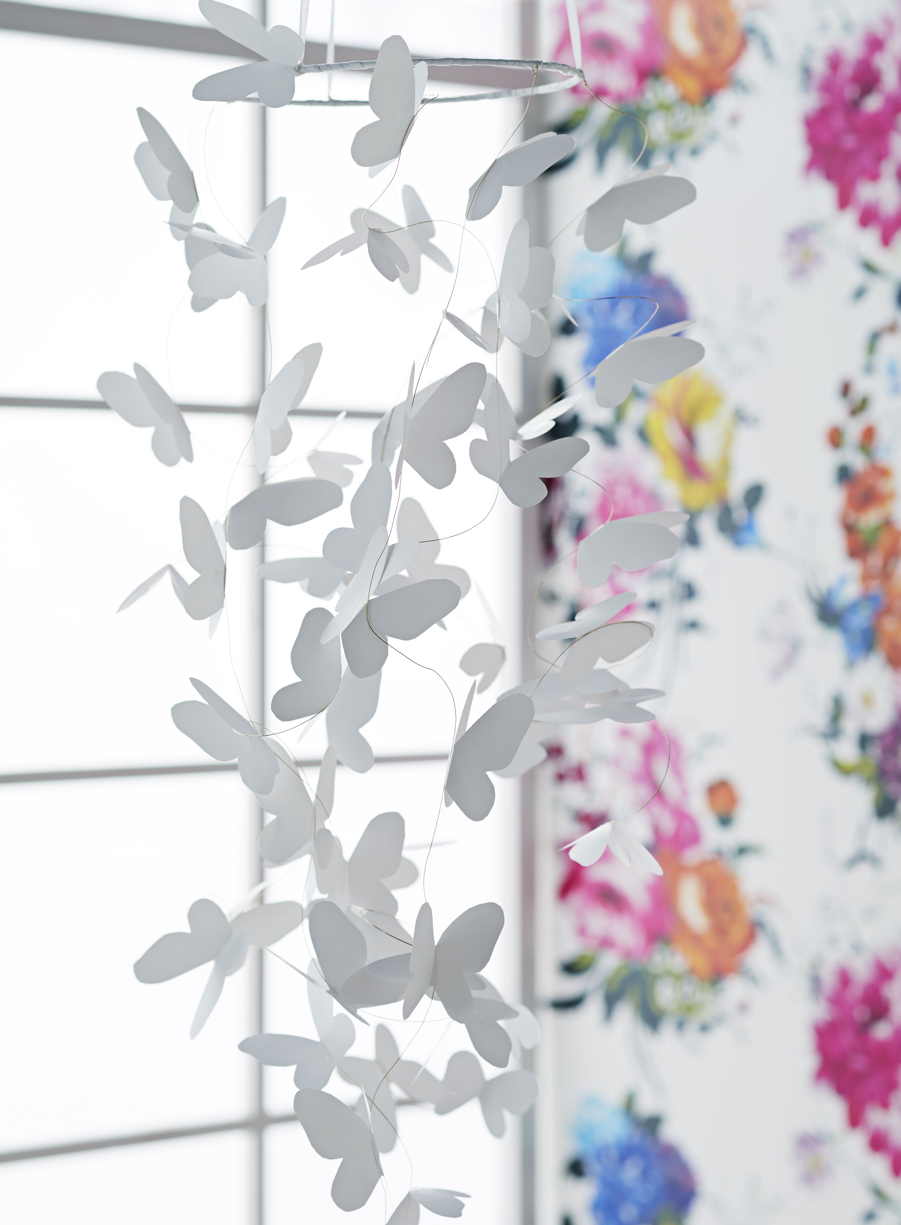 Metallirengas (2 e) ja kullanvärinen kukkalanka, 0,55 mm (6,90 e), Sinelli.