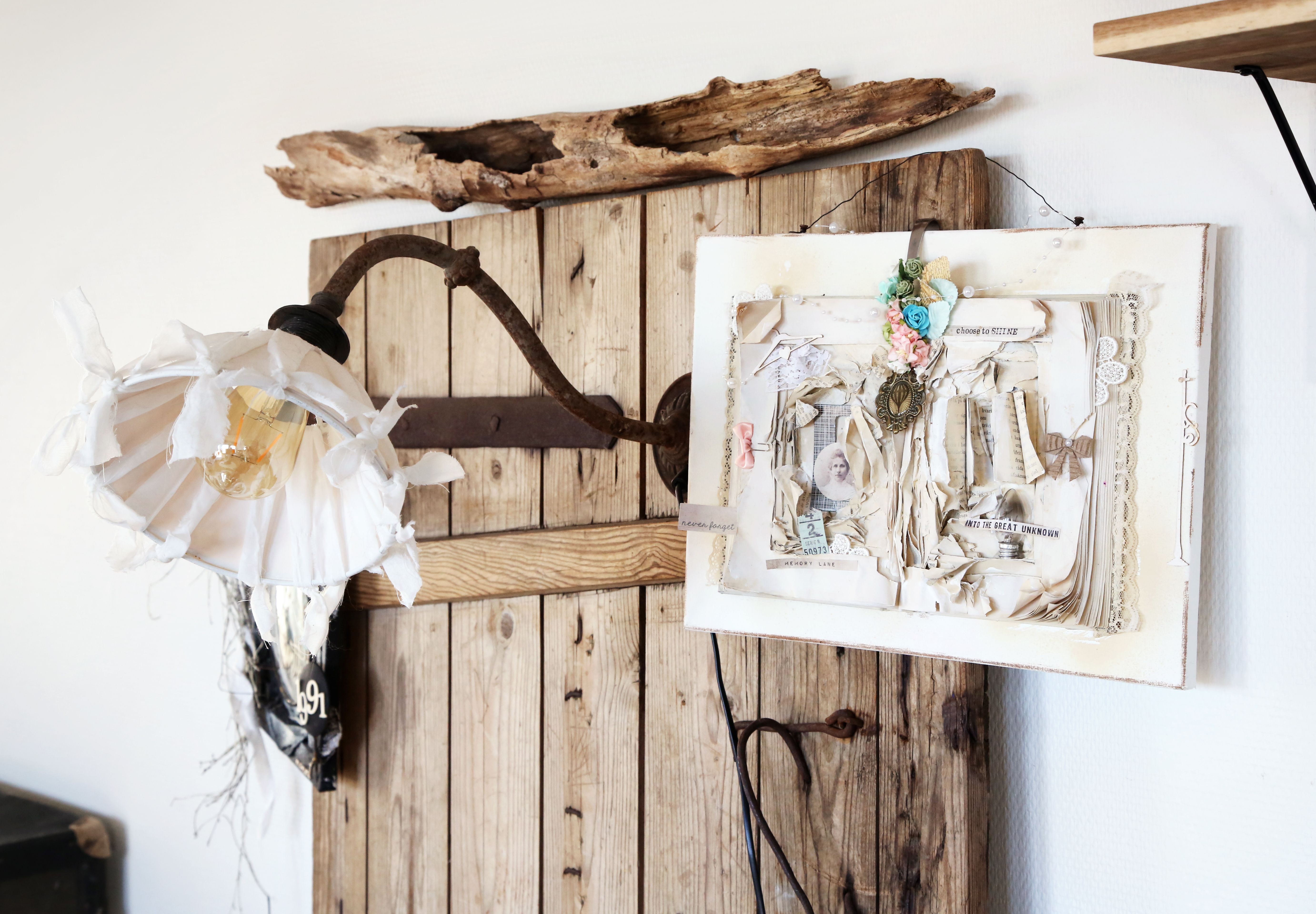 Vanha ladonovi ja navetan päädyssä palvellut, kunnostettu lamppu ovat hyviä esimerkkejä siitä, että kodin tavaroilla on tarina kerrottavanaan.. 