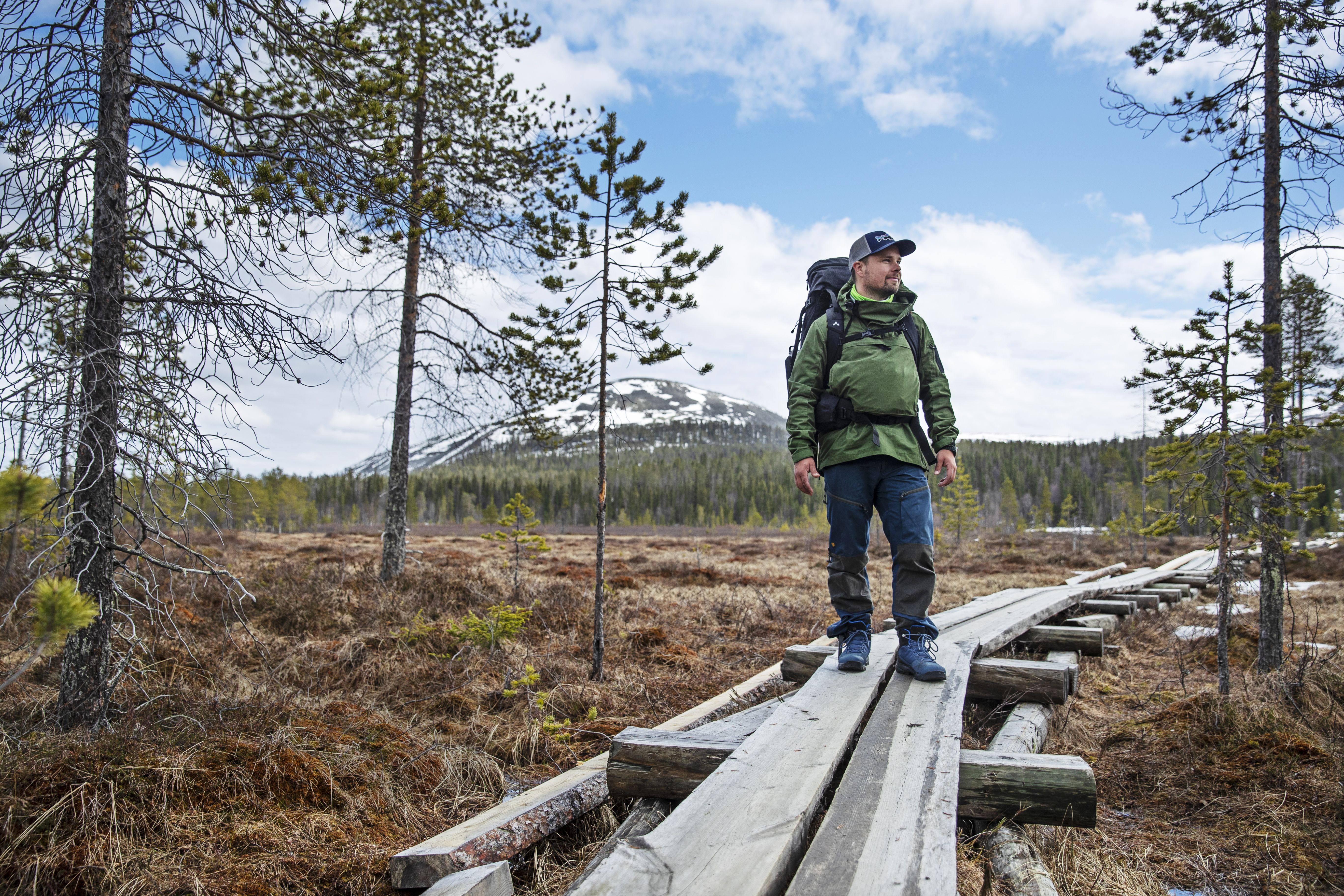 Jussi näkee kauneutta jokaisessa vuodenajassa. Keväisin hän tarkkailee luonnon heräämistä ja odottaa pajulintujen saapumista, rospuuttoaikaan tunnelmoi pakkasaamujen kauneutta. ”Pystyn nauttimaan luonnosta, oli keli mikä hyvänsä.” 