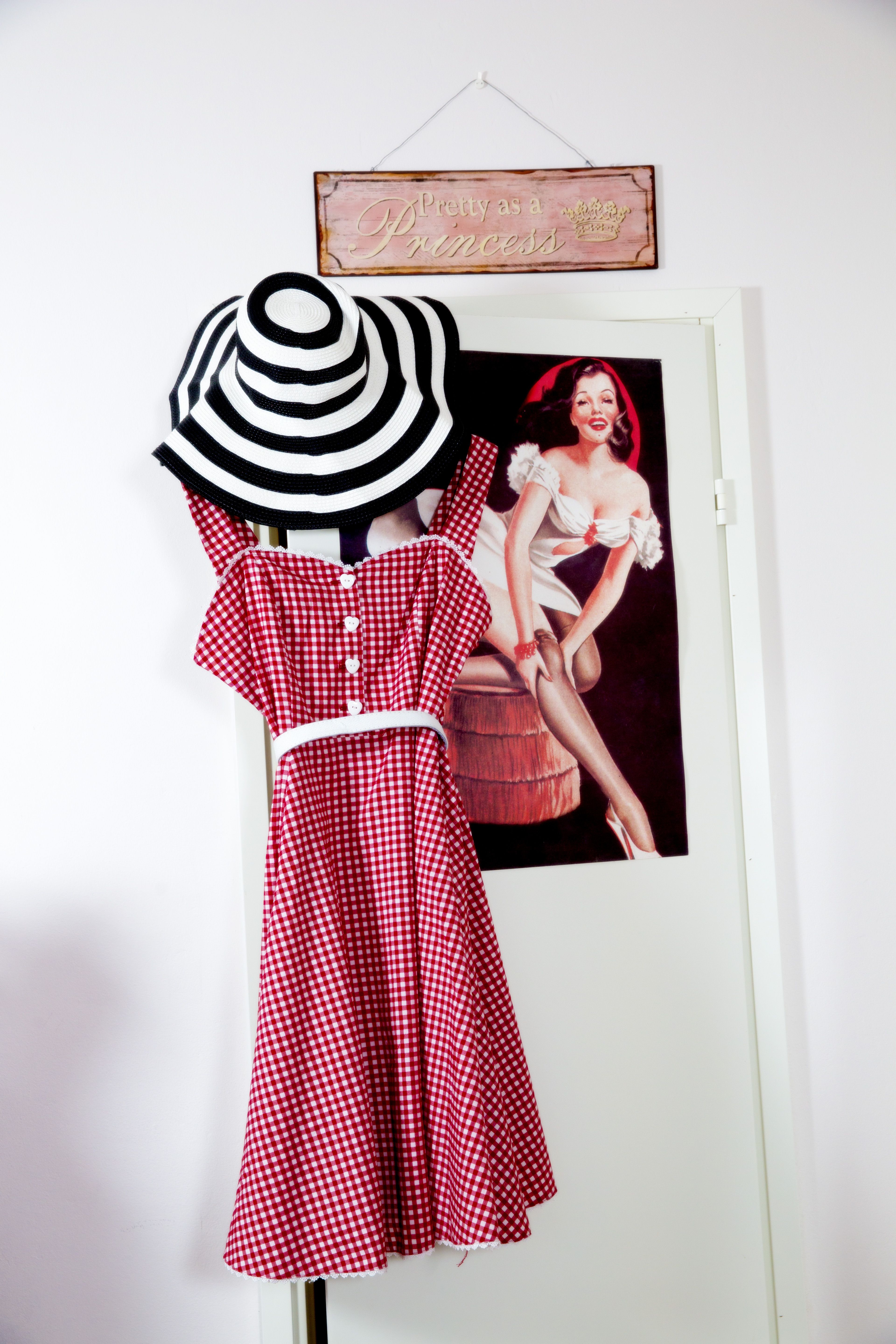 "Kellohame on maailman helpoin ommella ja tuunata", Alisa sanoo.