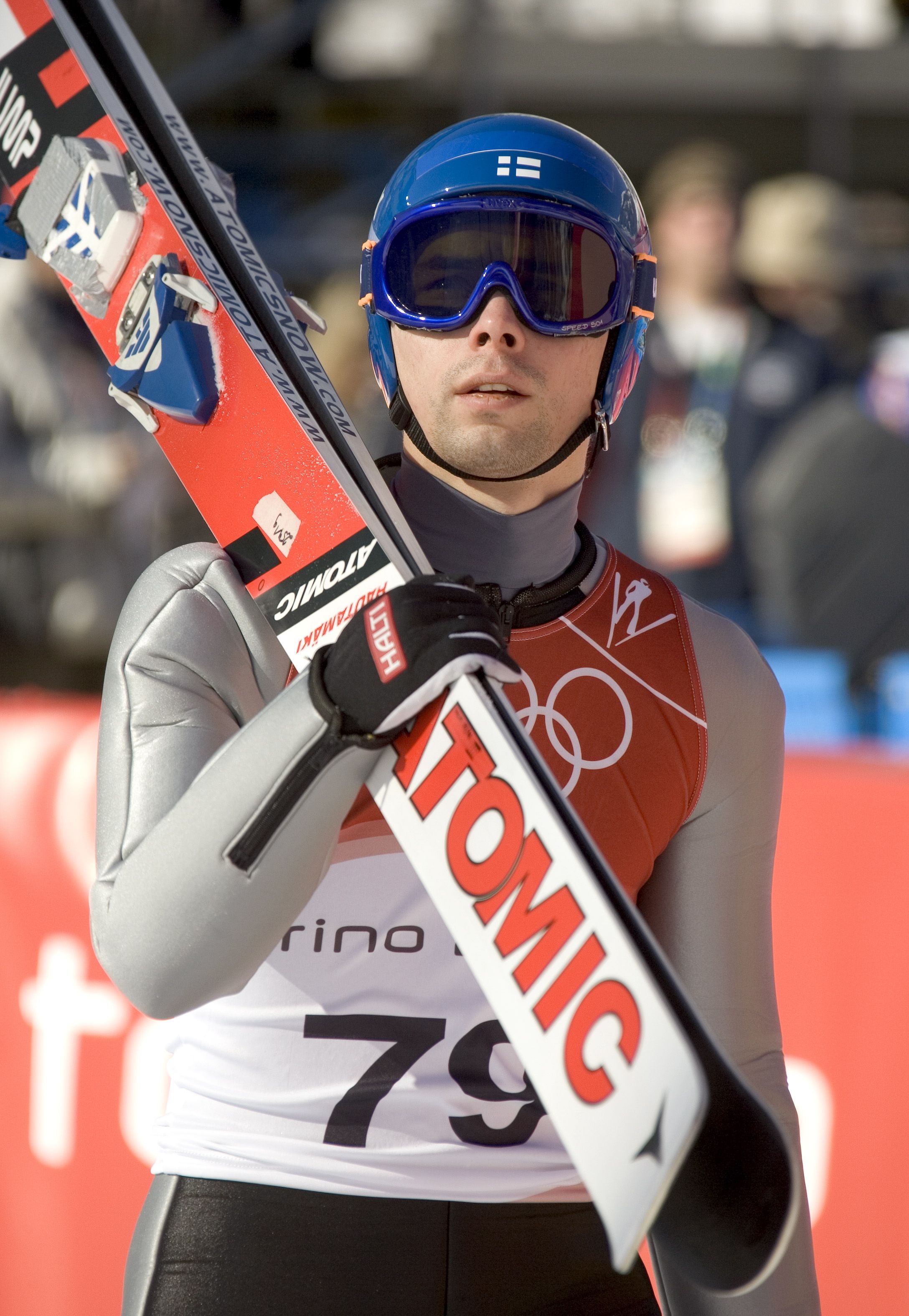 Matti Hautamäki hyppäsi hopeaa Torinon olympialaisten normaalimäessä 2006. Olisiko Cheekistä Suomen mäkihypyn pelastajaksi?