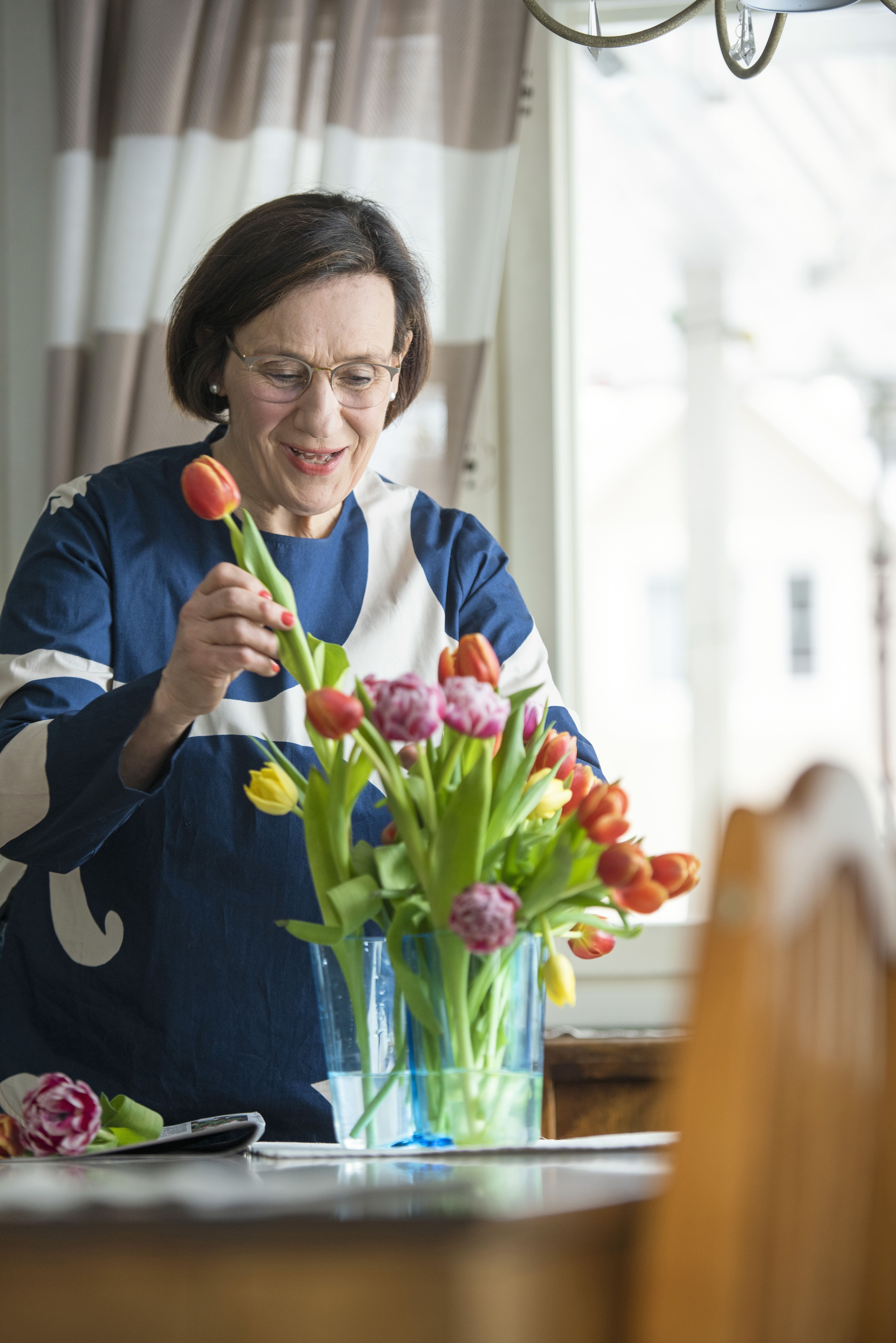 ”Kun sain omia lapsia, näin, millaista on olla biologinen lapsi. Ei tarvitse hakea palasia mistään, vaan on vapaa olemaan juuri sitä, mitä on.” 