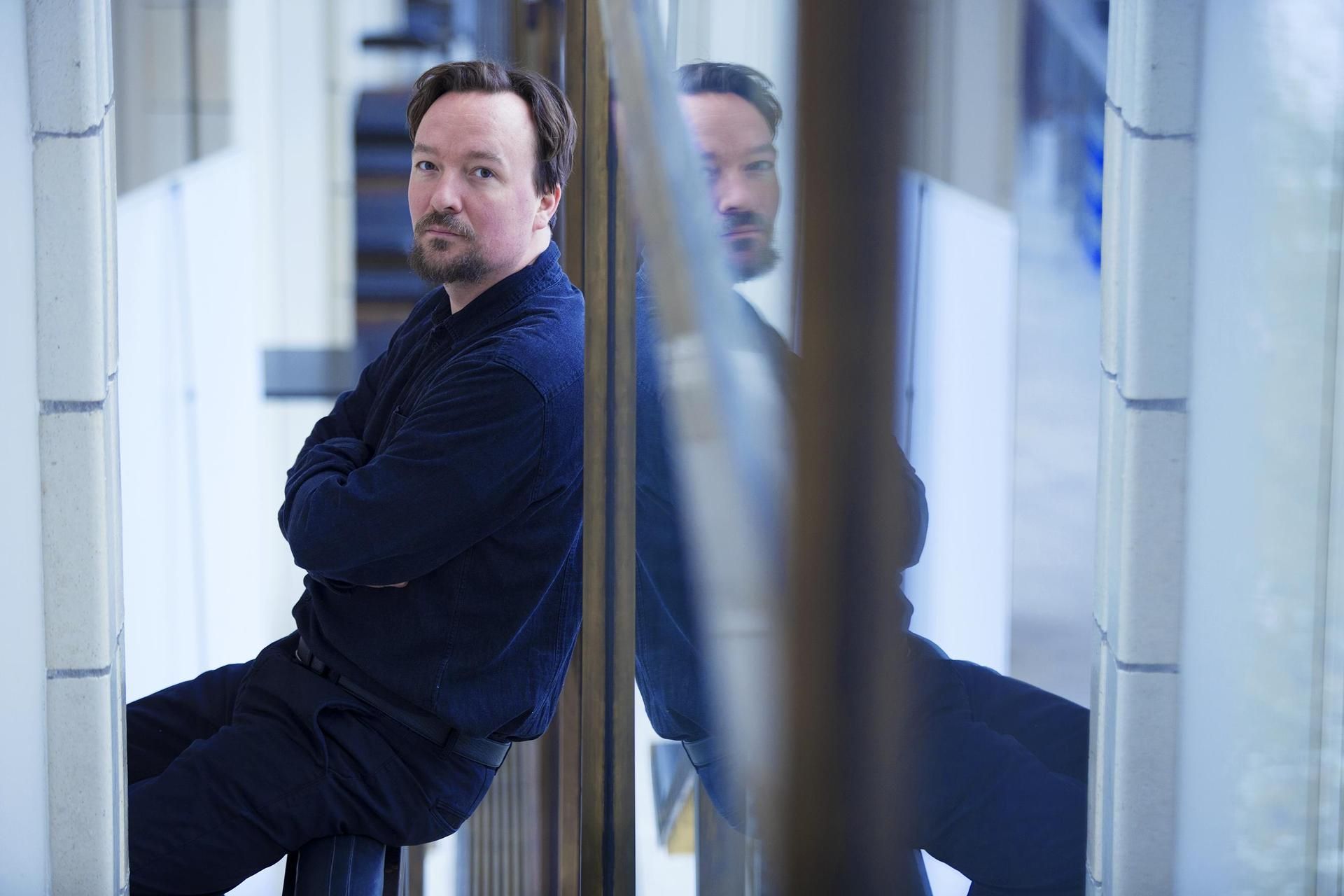 Minulle oli jo lapsena selvää, että olen aina jollain tavalla tekemisissä tarinoiden kanssa. Olen saanut niistä sisäisesti suurta helpotusta.