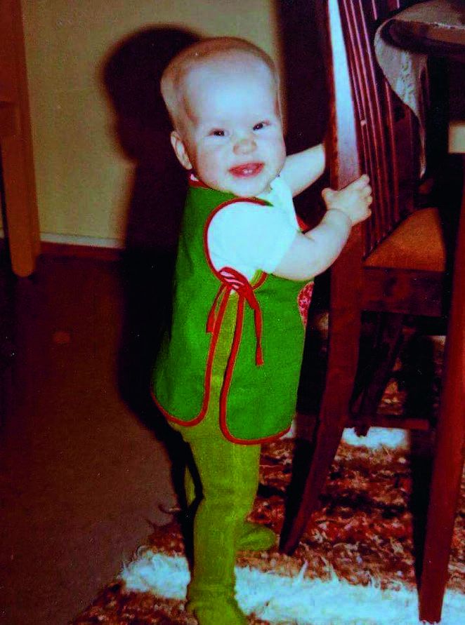 "Yksivuotiaana olin kuulemma nauravainen tyttö.”