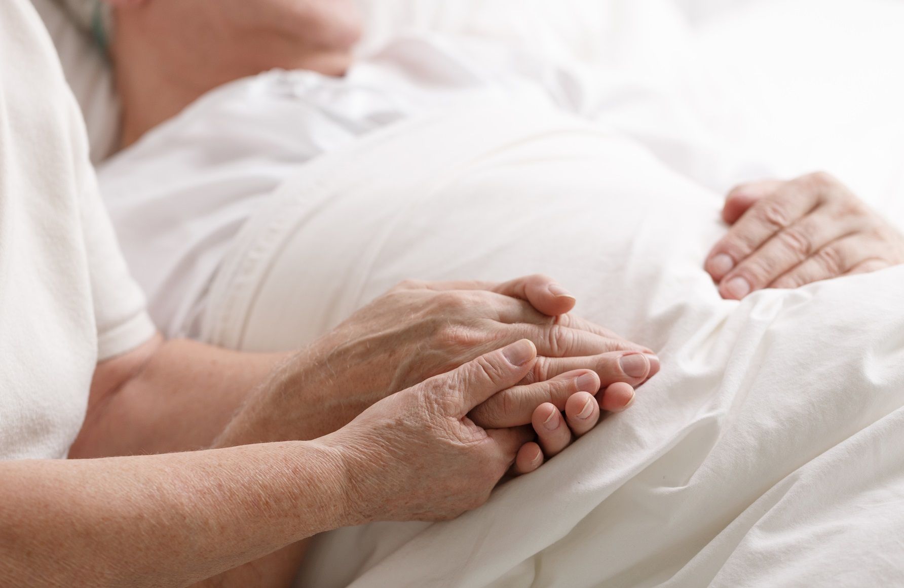 Riitta järjesti Laurille laitospaikan. "Tiedän, että laitoshoito olisi tullut ajankohtaiseksi hyvin pian joka tapauksessa. Sairaus oli edennyt niin pitkälle."