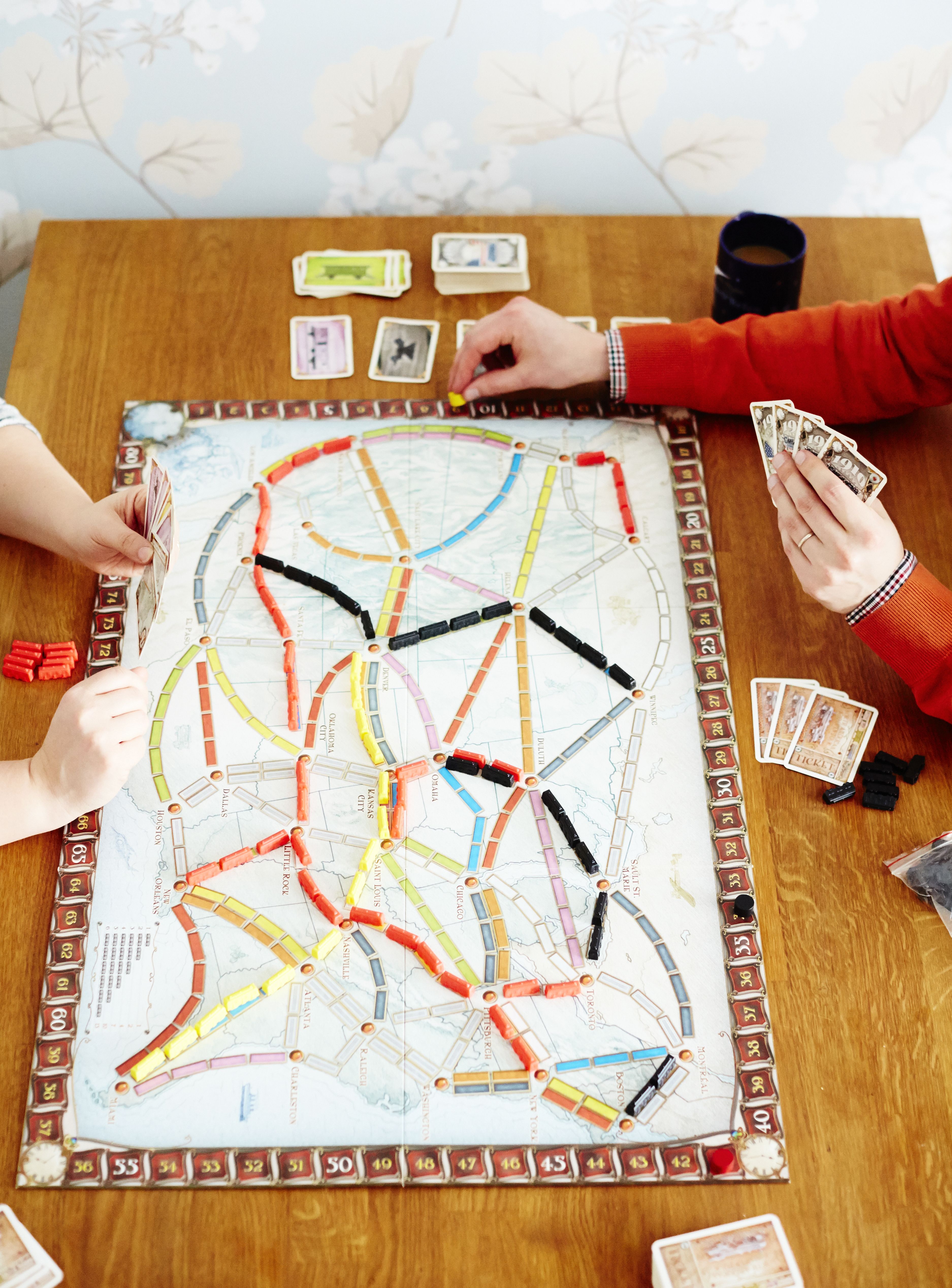 Yli kymmenen vuotta vanha Menolippu kiehtoo Teroa edelleen. Sitä voi pelata myös netissä.