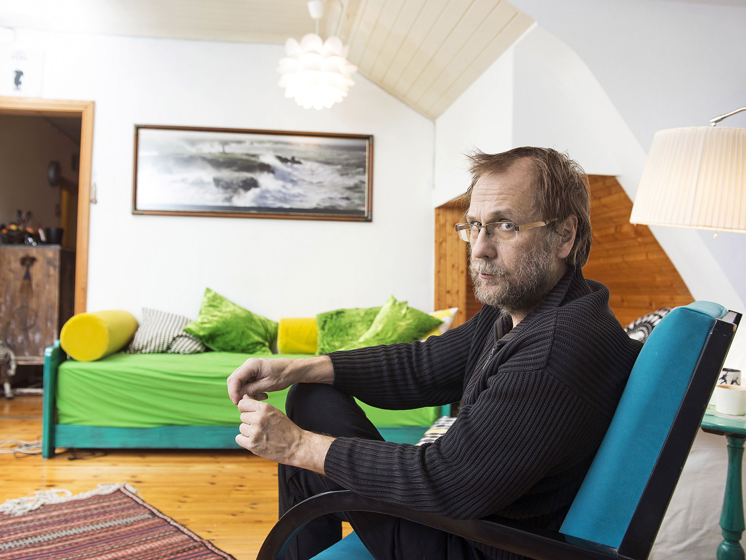 Kun Risto Isomäki havaitsee epäkohdan, hän ei vaivu synkkyyteen vaan ryhtyy ratkomaan.