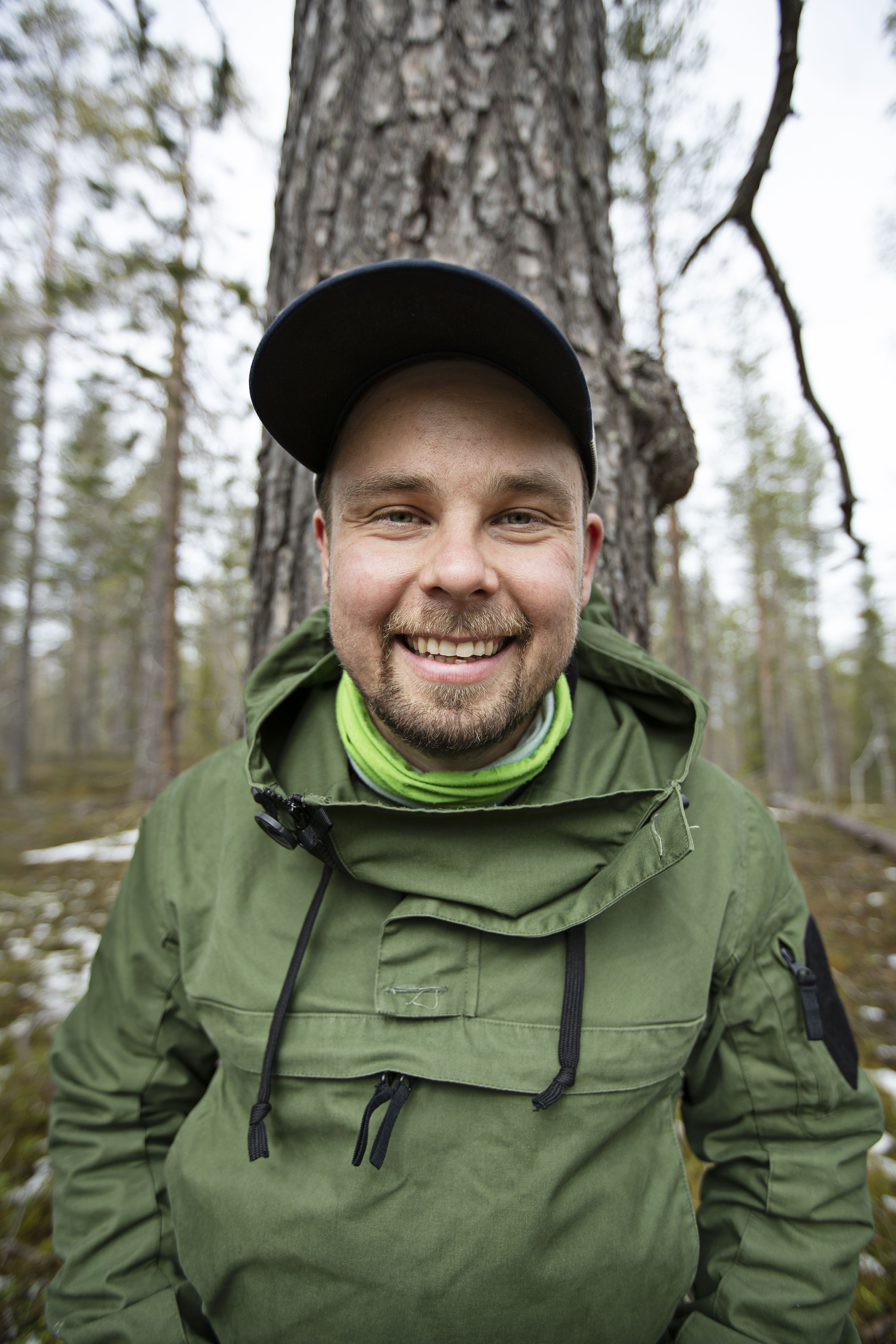 Kyllähän se hymyilyttää, kun metsään pääsee, tietää Jussi.