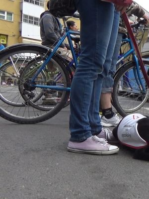 KK Elli liikenneruuhkassa