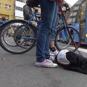 KK Elli liikenneruuhkassa