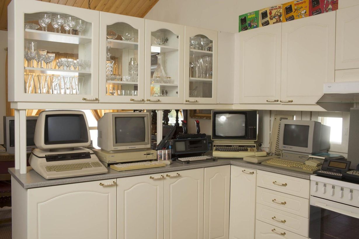 Keittiöön pääsivät harvinaisimmat Commodoret ja Atarit.