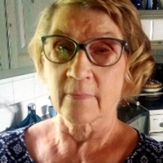 Auttamisen ilo tarttuu, arvelee Saara Janhunen.