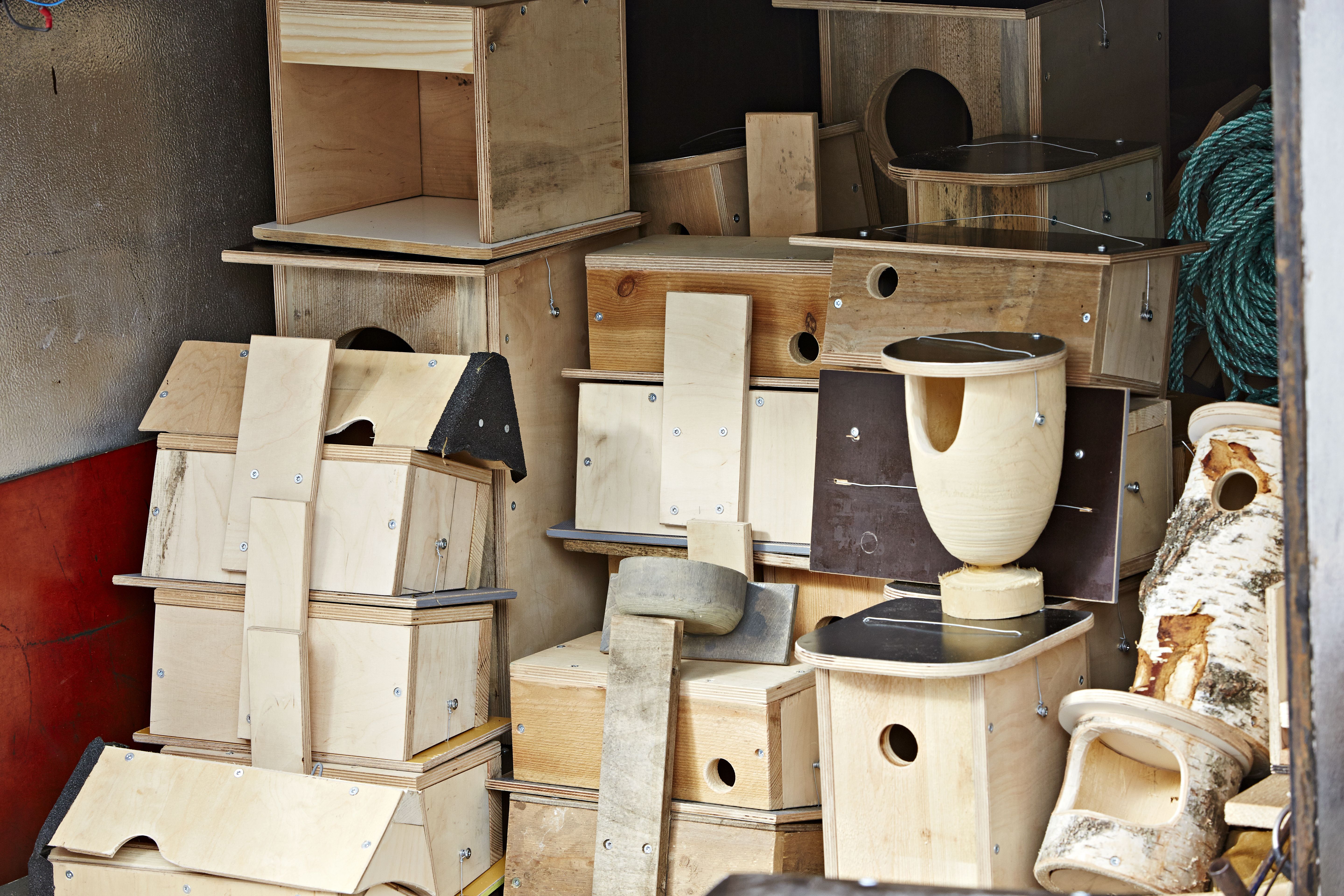 Urpo tekee erilaisia pönttöjä erilaisille lajeille.