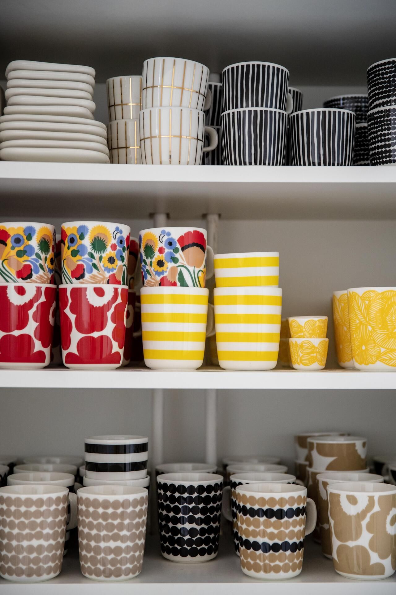 Vaikka astioiden kuviot ovat erilaisia, ne sopivat Milin mielestä kaikki hyvin yhteen.