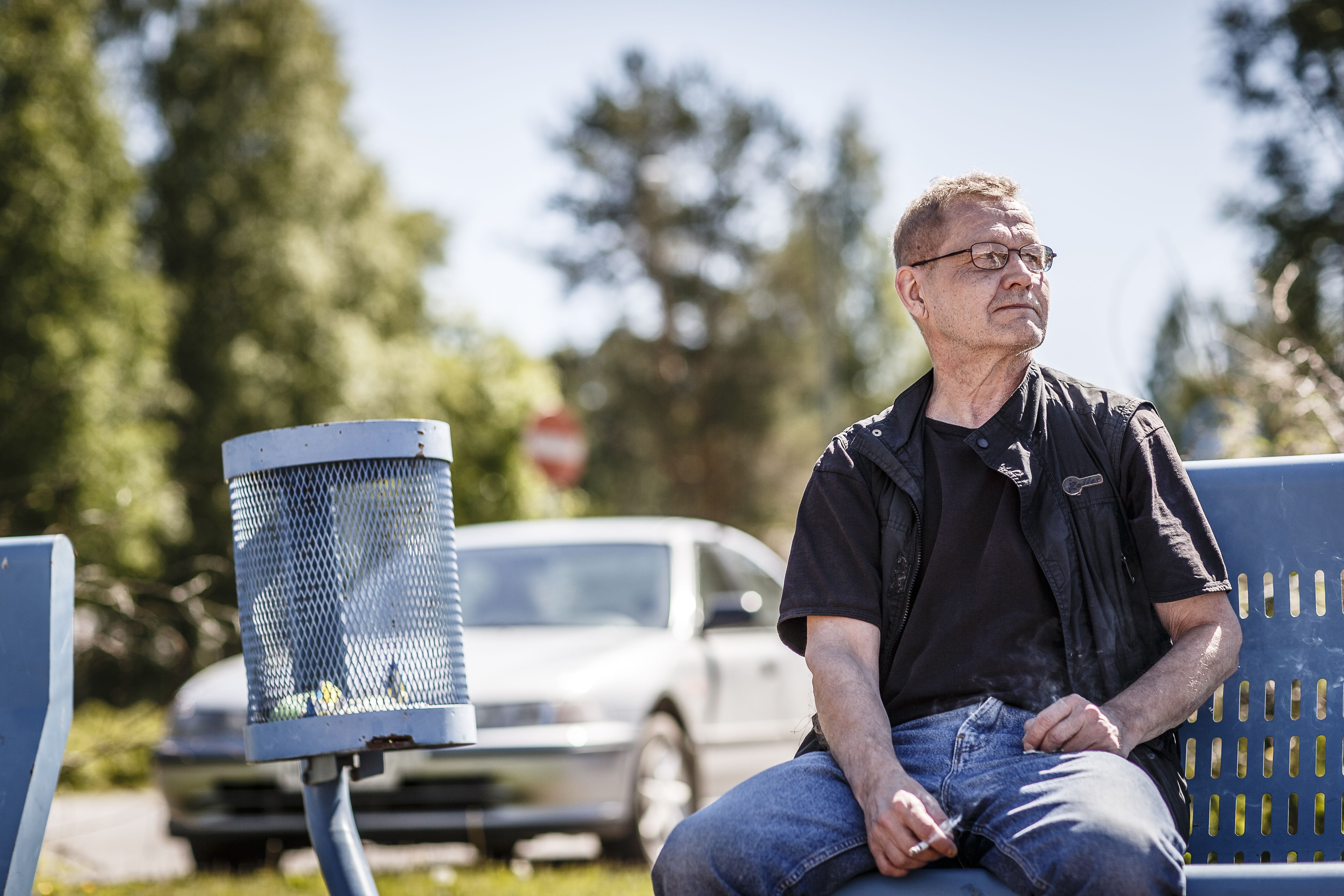 Kun vihapuhujat eivät muuta keksi, he pilkkaavat Sakua äidin kanssa asumisesta.