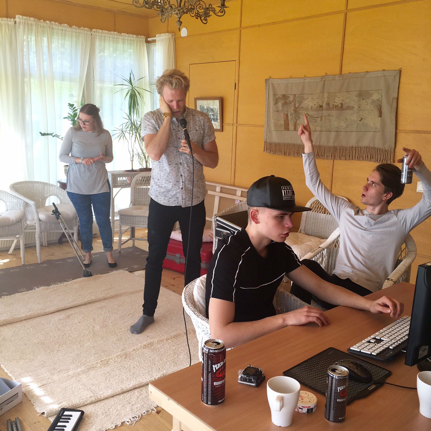 Leirillä ei tullut nukuttua ja energiajuomia kului.