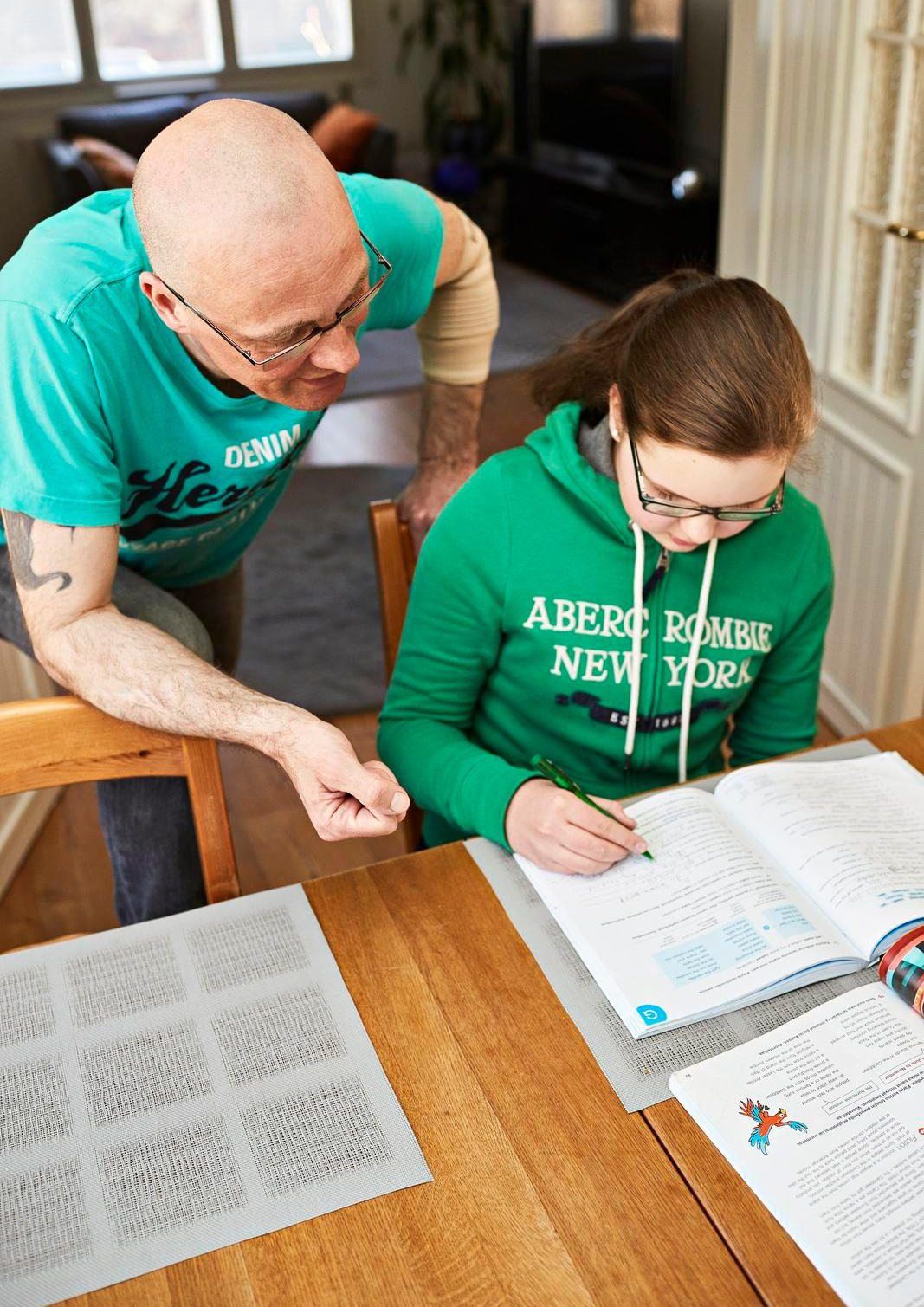 Juha Seittosen 14-vuotias tytär ei Dingon musiikista juuri perusta. "En ihmettele sitä. Hän on toisen ajan lapsi", Juha sanoo.